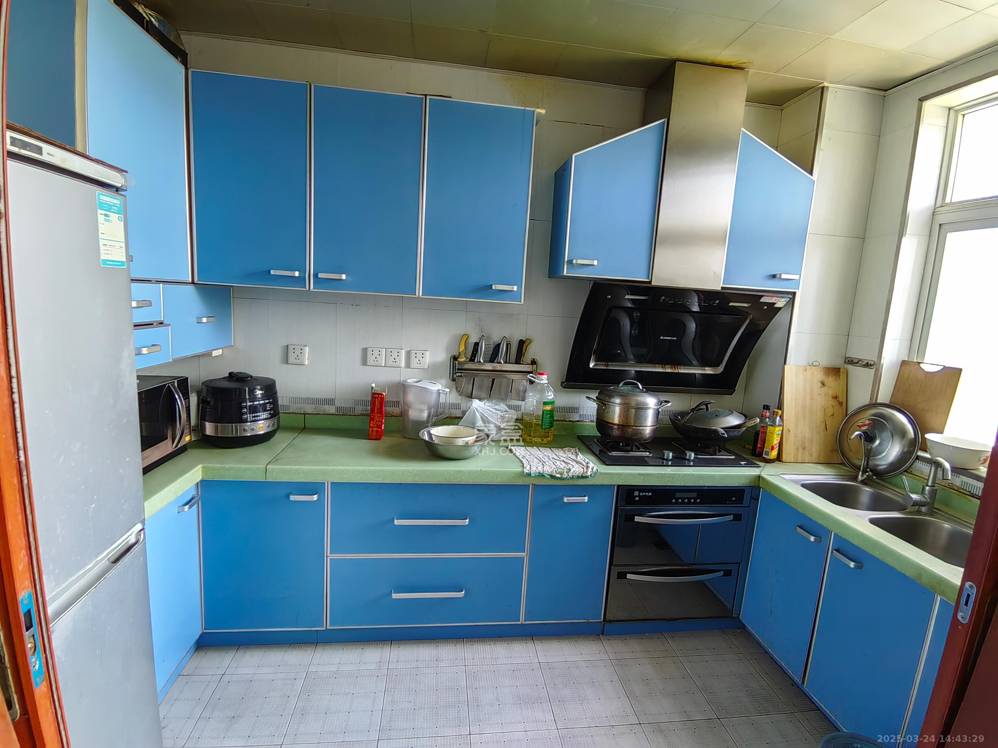 阳光苑 3室2厅2卫 1800.0元/月 阳光苑 3室2厅2卫 1800.0元/月室内图