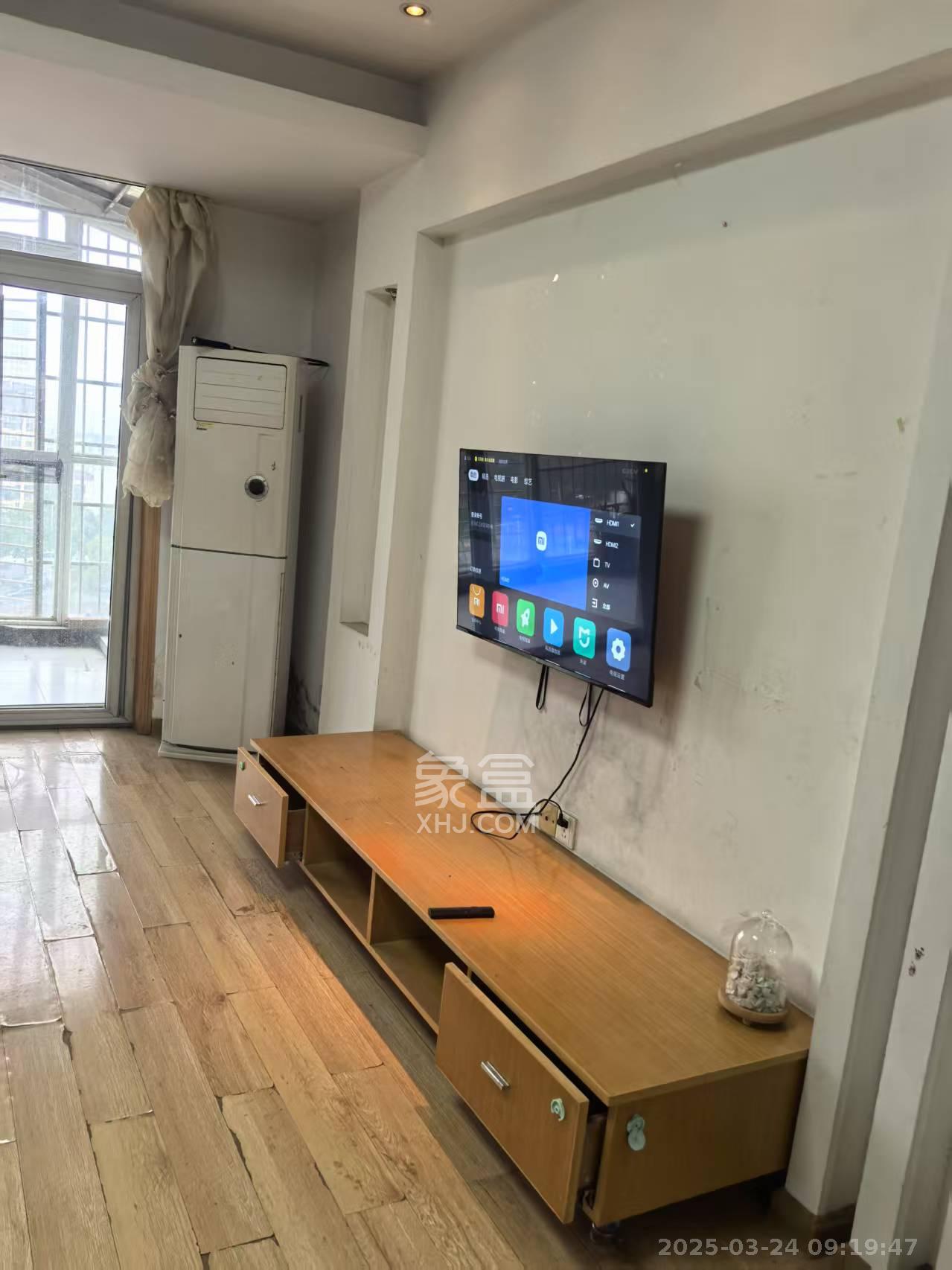 水木兰庭  1室2厅1卫   1700.00元/月室内图