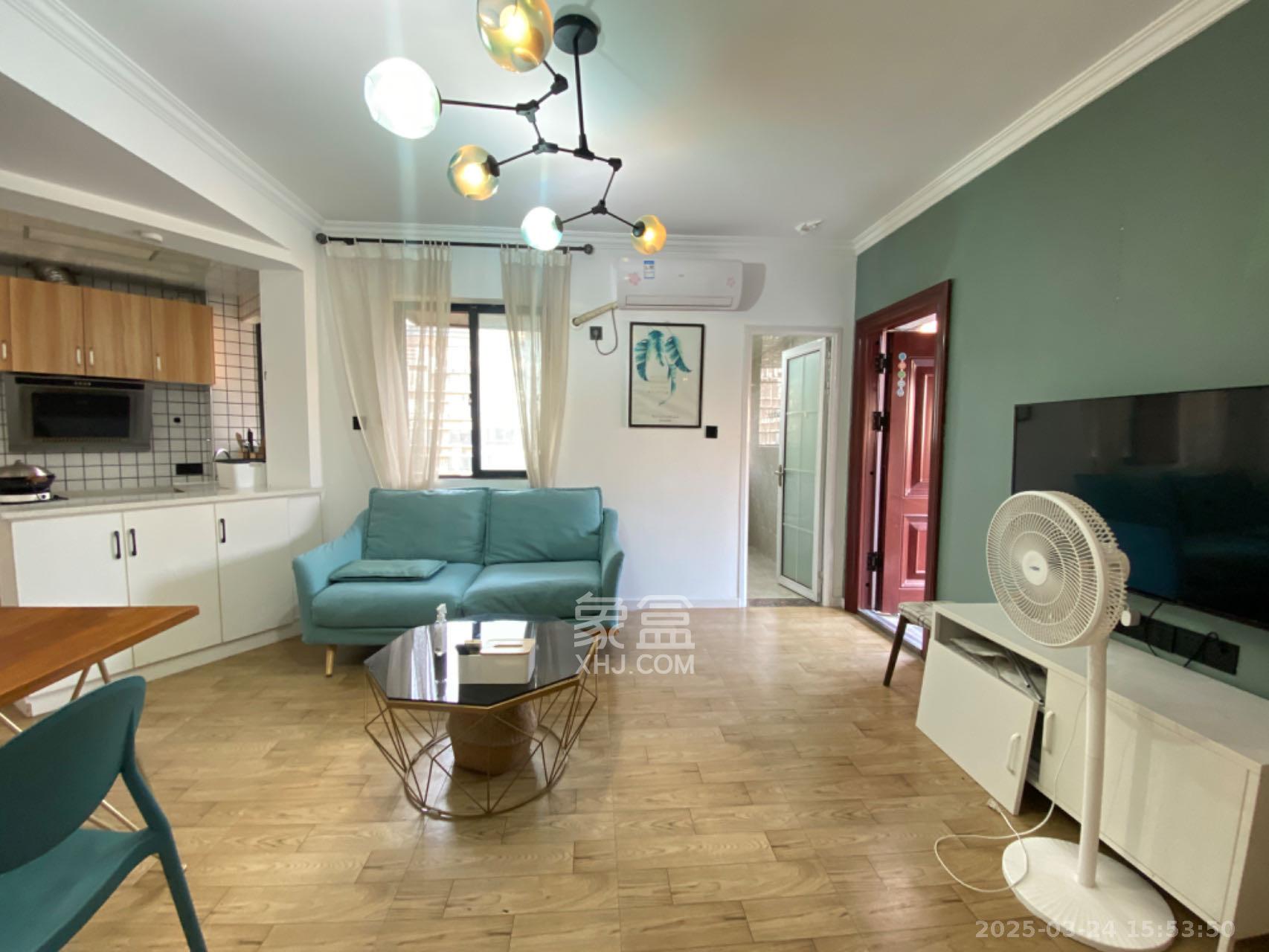 城市森林  1室1厅1卫    2300.0元/月 城市森林  1室1厅1卫    2300.0元/月室内图