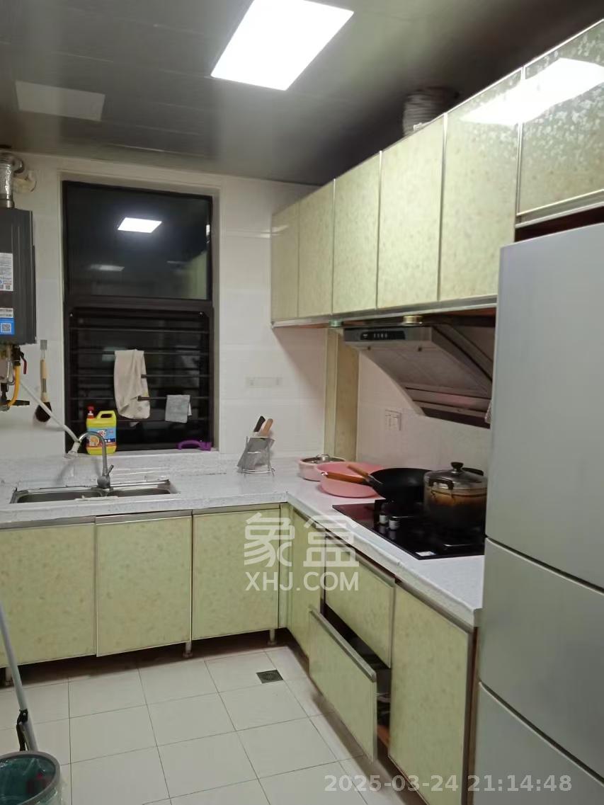 上东辛顿公寓  3室2厅1卫   3000.00元/月室内图