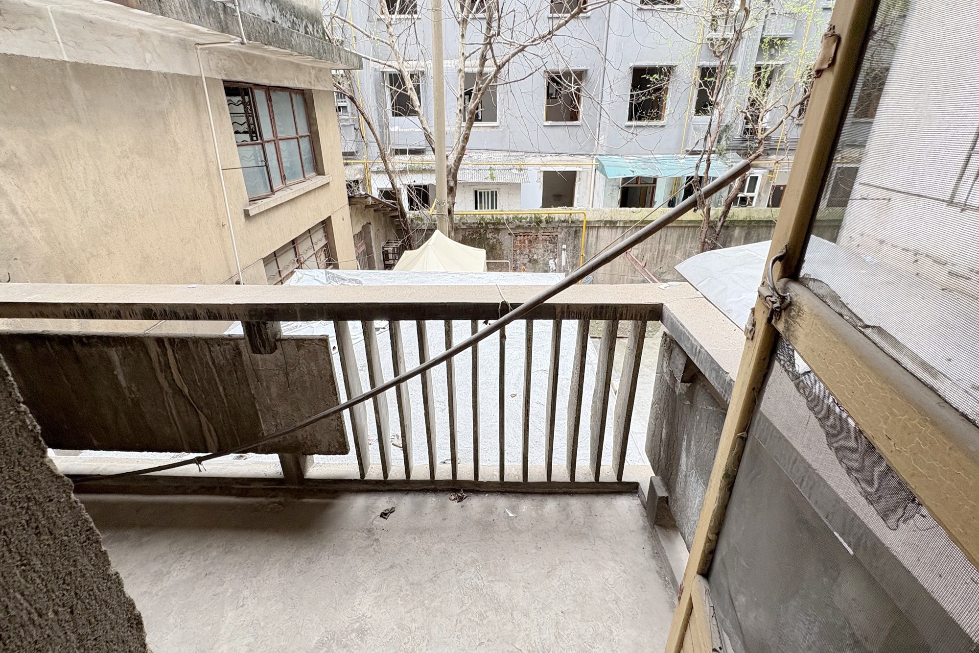 公用事业管理局宿舍  3室1厅1卫   62.00万阳台