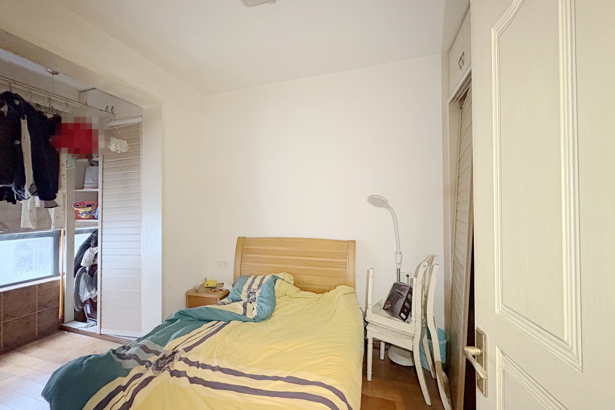 五一大道202(中环壹世界)  2室2厅1卫    98.0万 五一大道202(中环壹世界)  2室2厅1卫    98.0万卧室