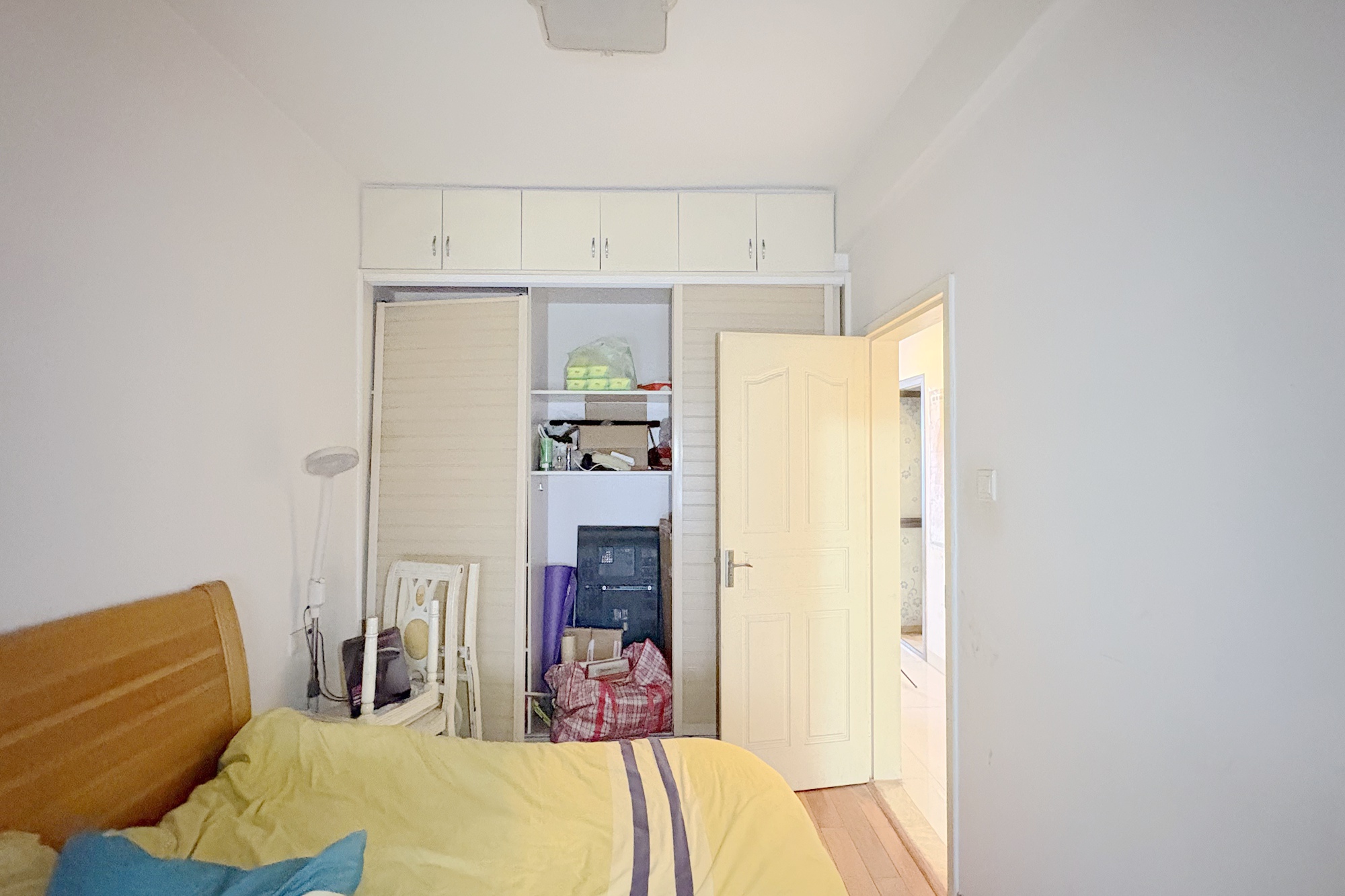 五一大道202（中环壹世界）  2室2厅1卫    98.0万卧室