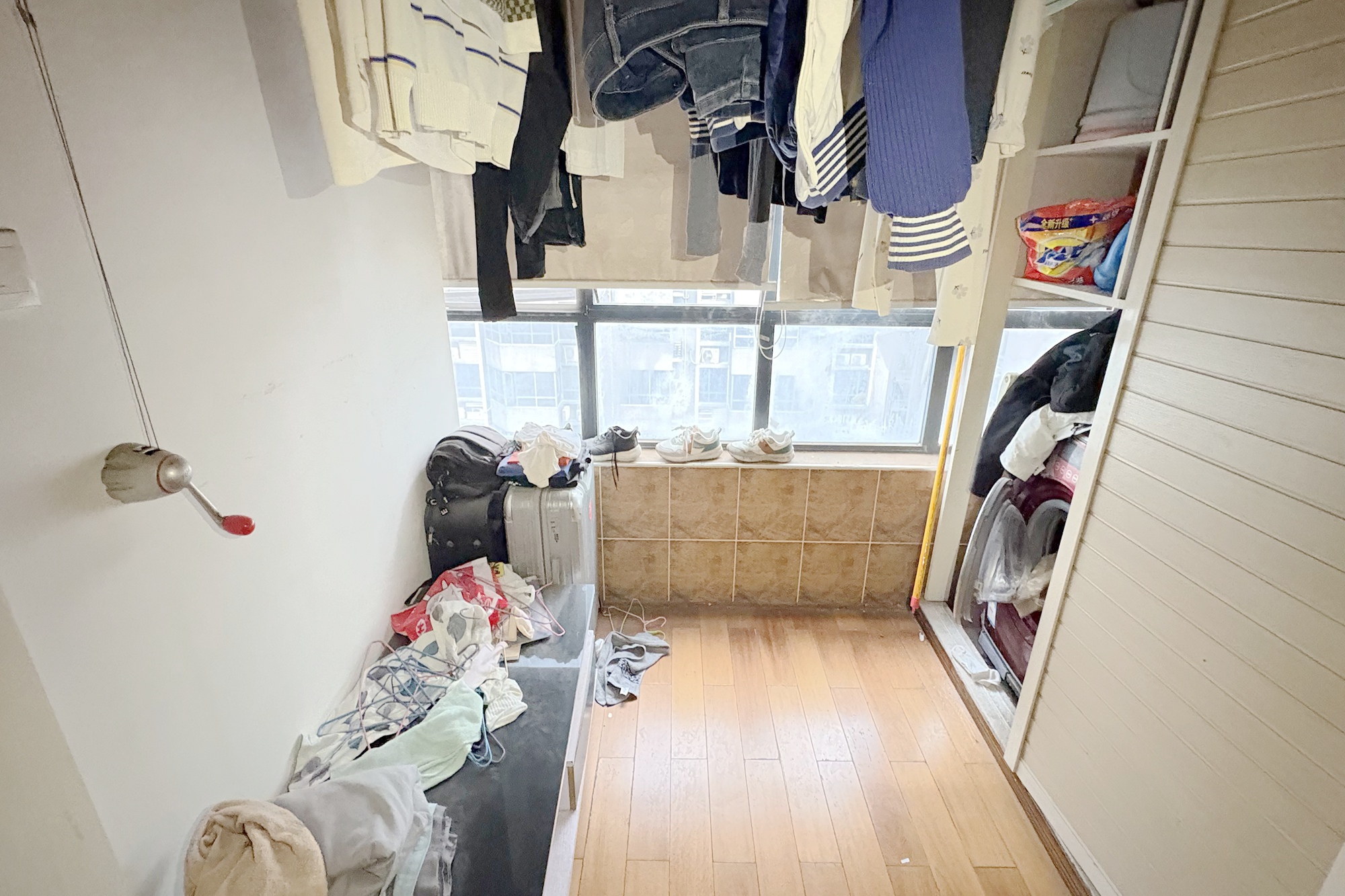 五一大道202(中环壹世界)  2室2厅1卫    98.0万 五一大道202(中环壹世界)  2室2厅1卫    98.0万阳台