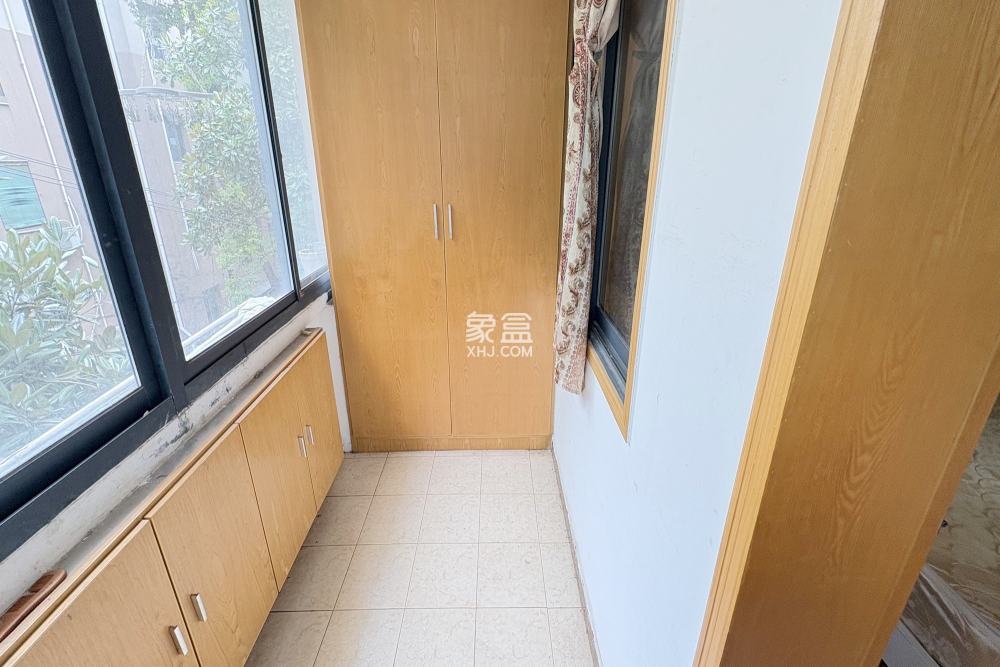 文藝新村  1室1廳1衛(wèi)   32.00萬(wàn)