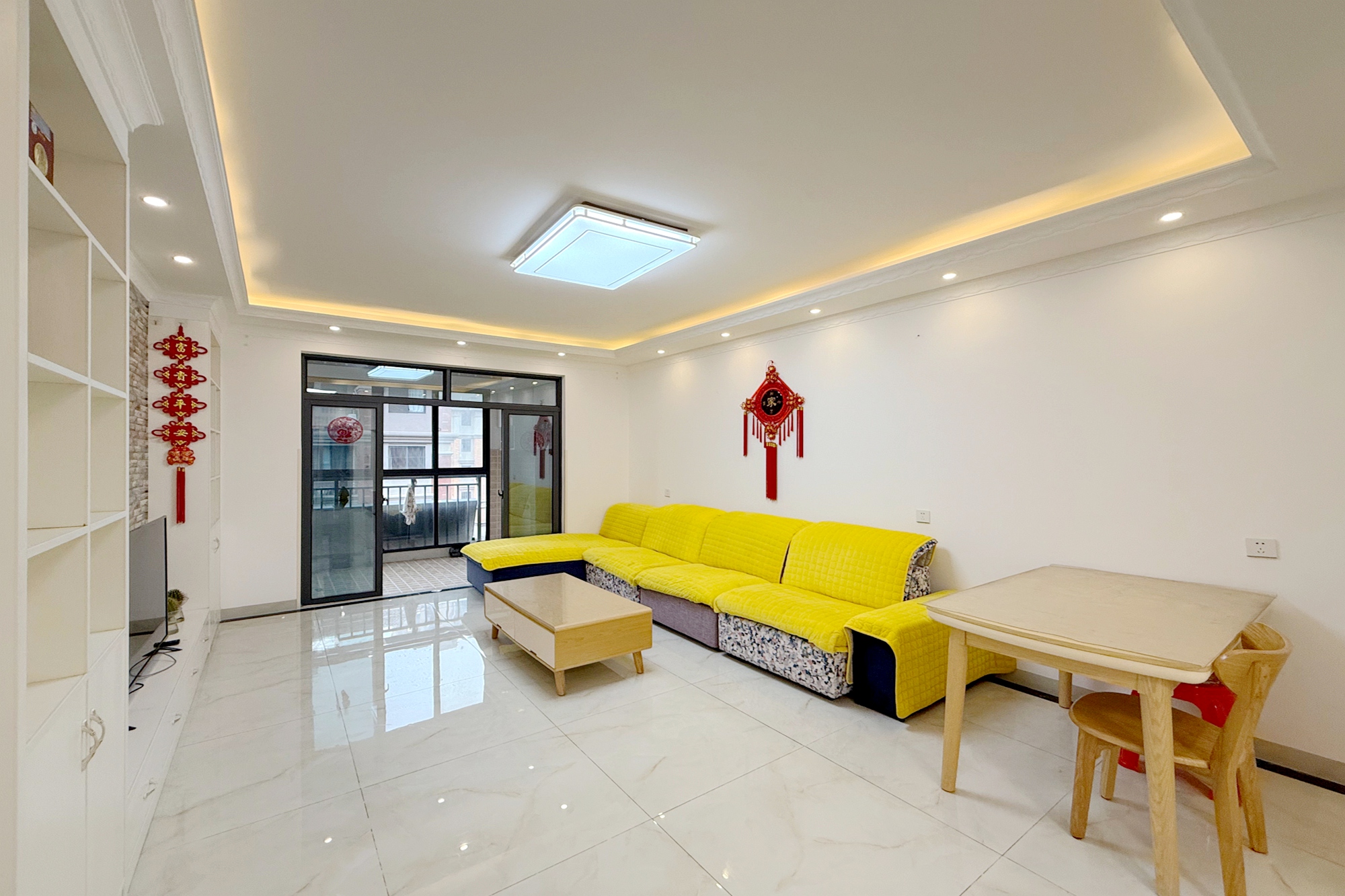 澳海月亮湾 3室2厅1卫 70.0万 澳海月亮湾 3室2厅1卫 70.0万客厅