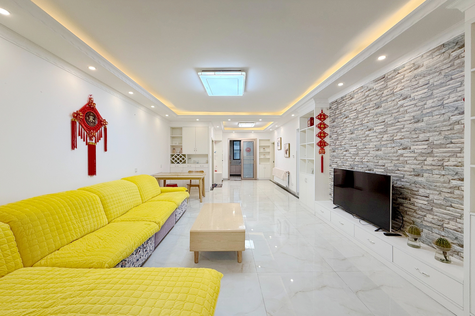 澳海月亮湾 3室2厅1卫 70.0万 澳海月亮湾 3室2厅1卫 70.0万客厅