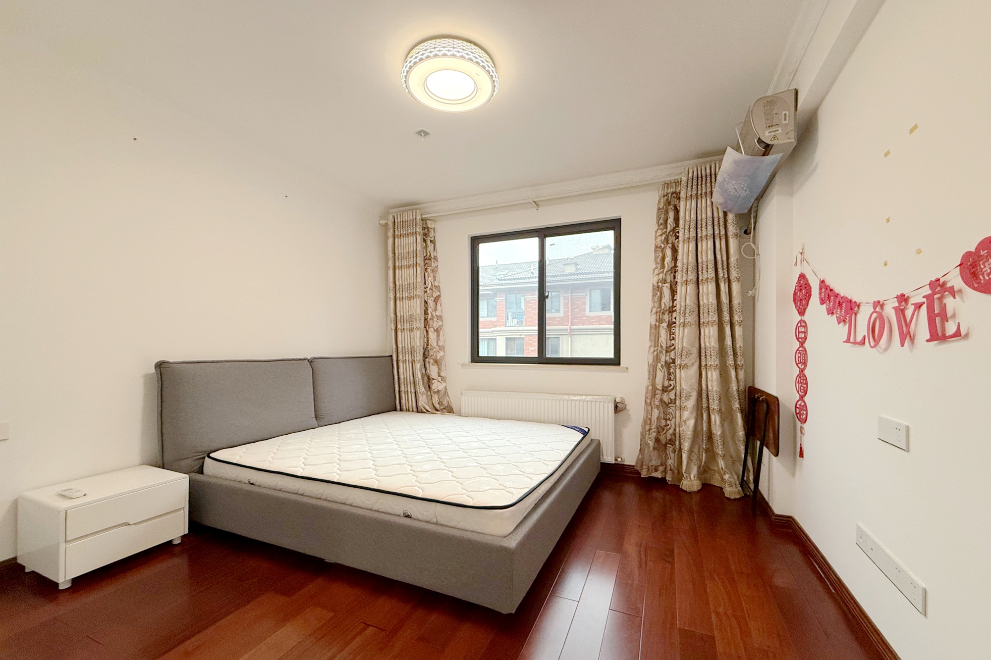 澳海月亮湾 3室2厅1卫 70.0万 澳海月亮湾 3室2厅1卫 70.0万卧室