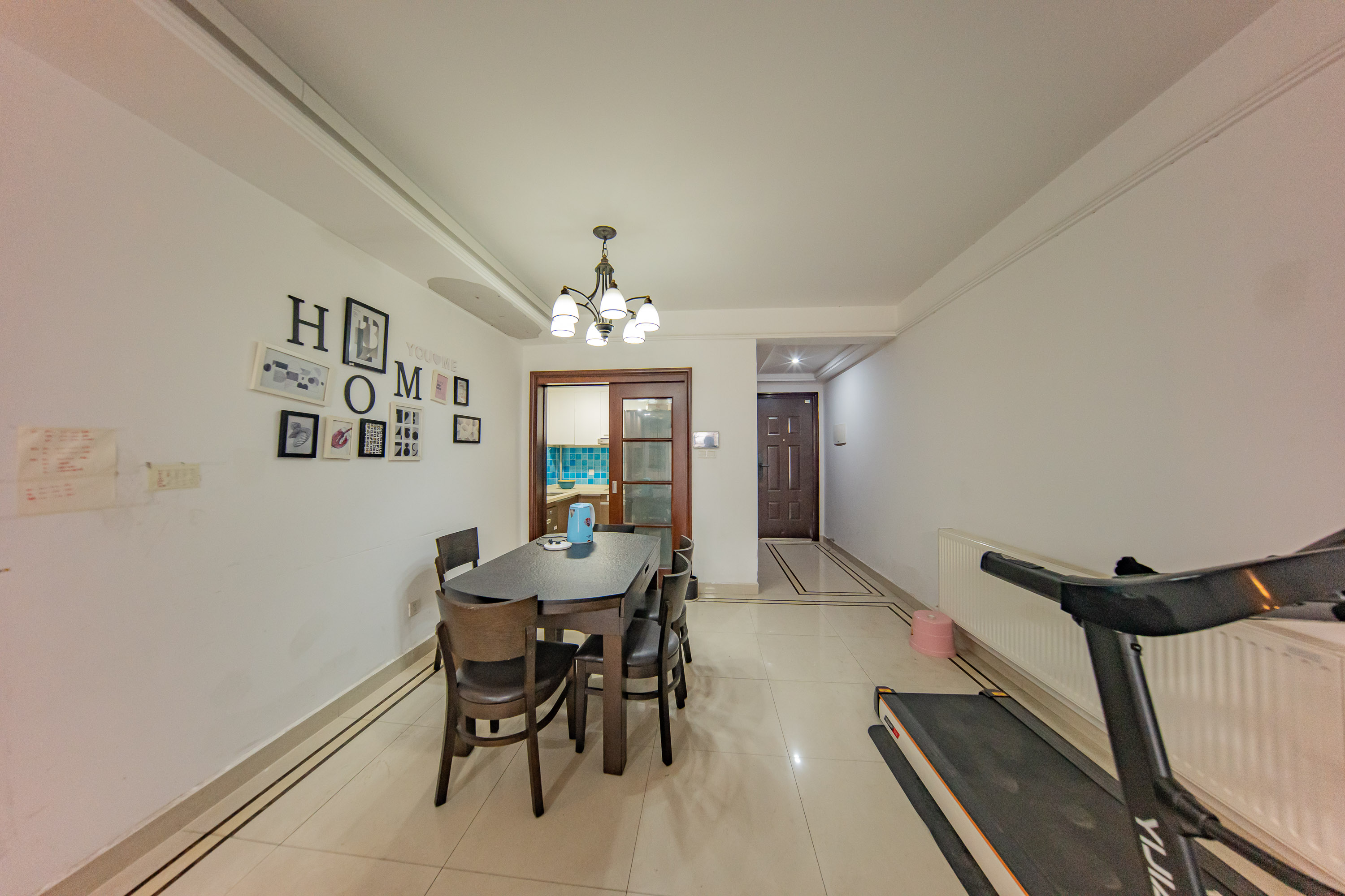 中海国际三期 3室2厅2卫 82.8万 中海国际三期 3室2厅2卫 82.8万客厅