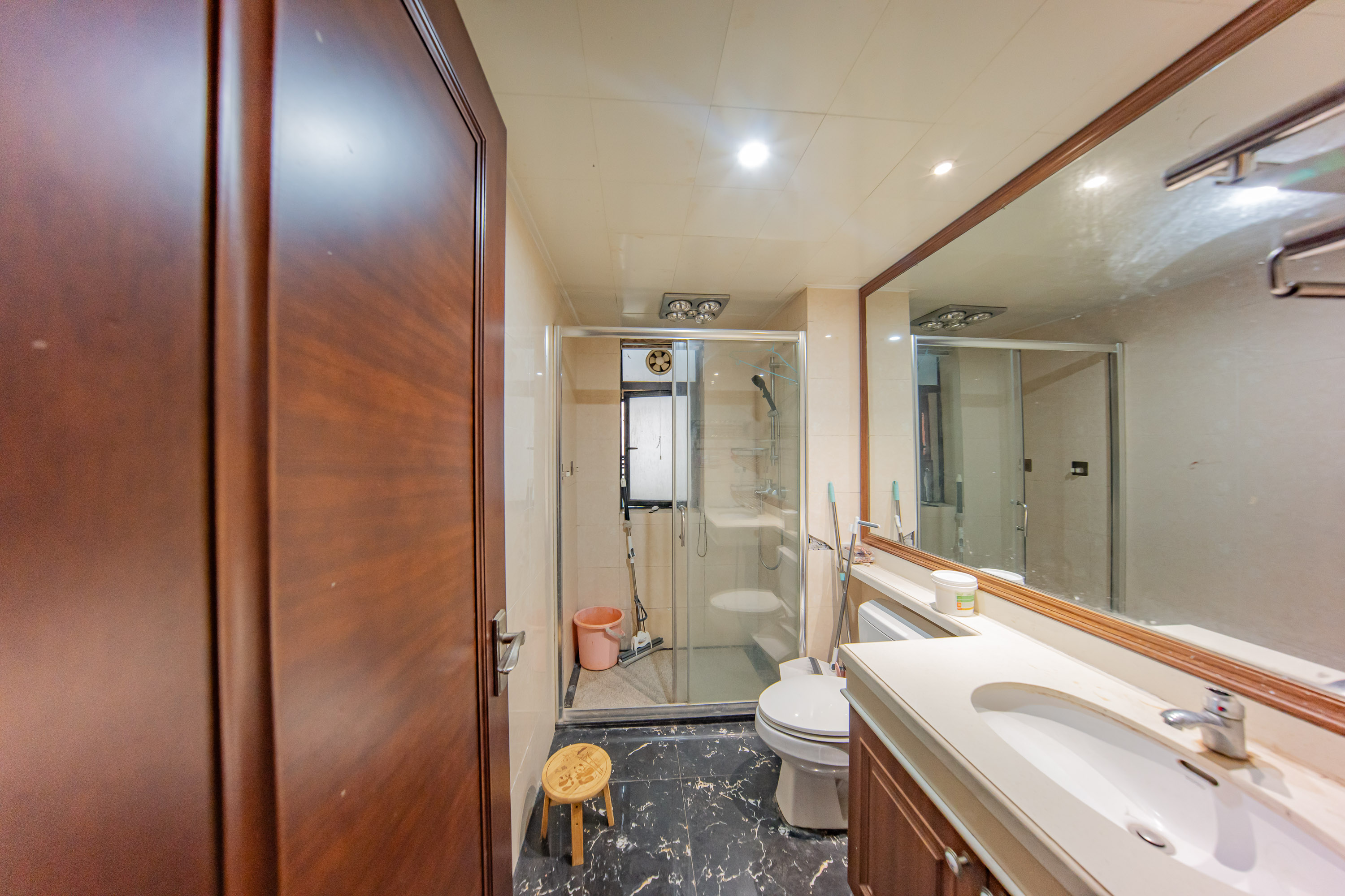 中海国际三期 3室2厅2卫 82.8万 中海国际三期 3室2厅2卫 82.8万卫生间