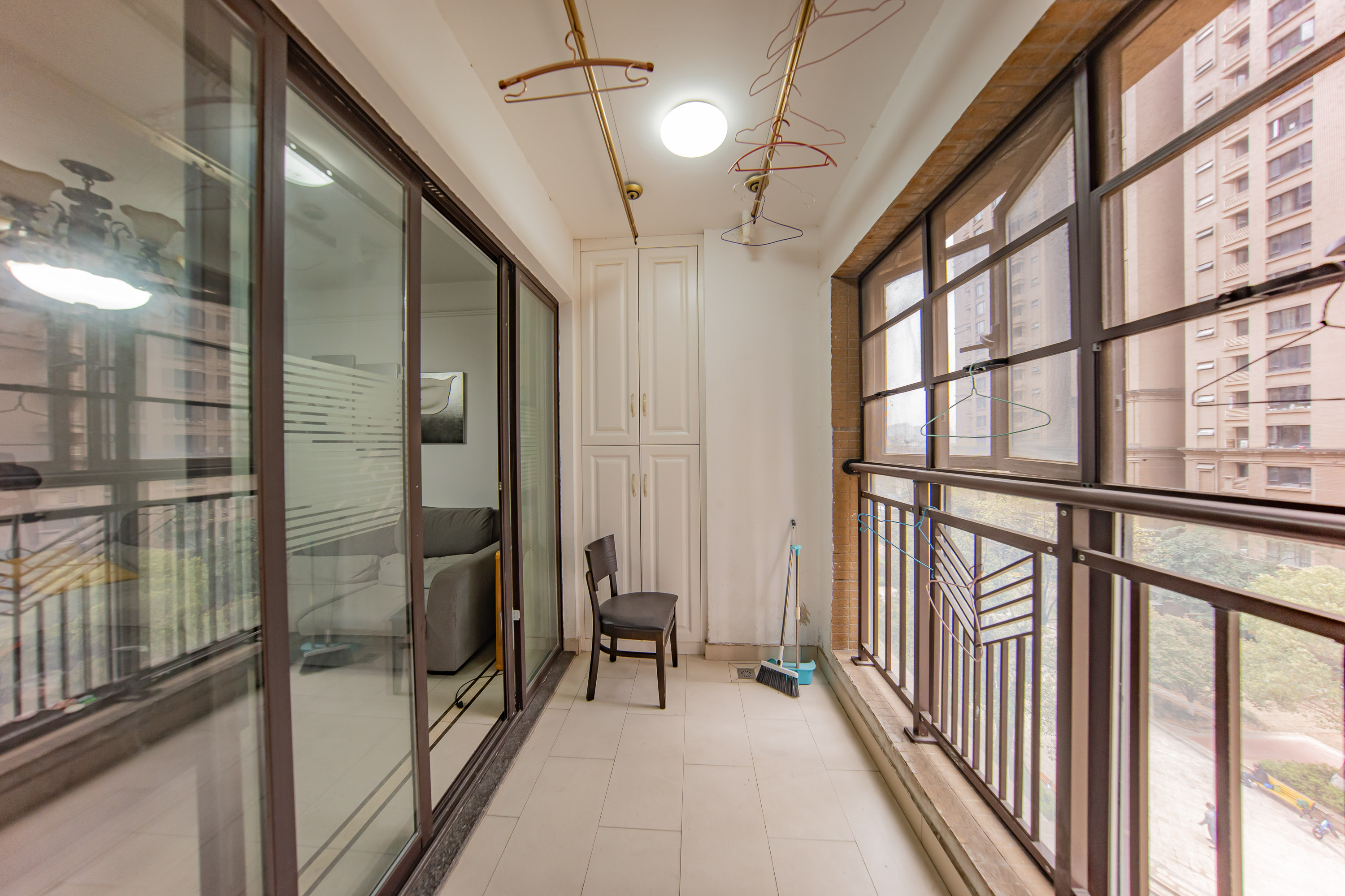 中海国际三期 3室2厅2卫 82.8万 中海国际三期 3室2厅2卫 82.8万阳台