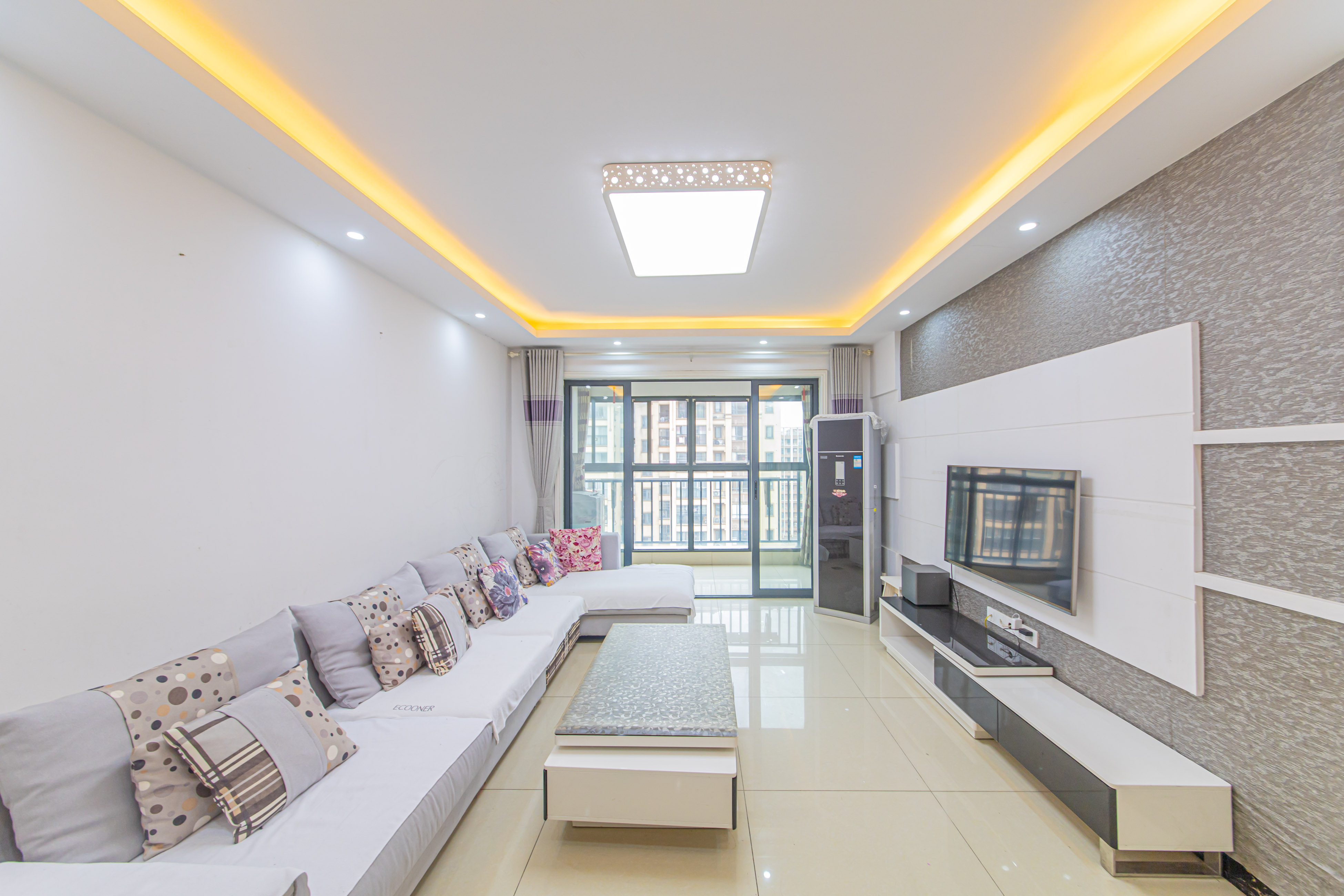 中建芙蓉嘉苑 3室2厅1卫 105.0万 中建芙蓉嘉苑 3室2厅1卫 105.0万客厅