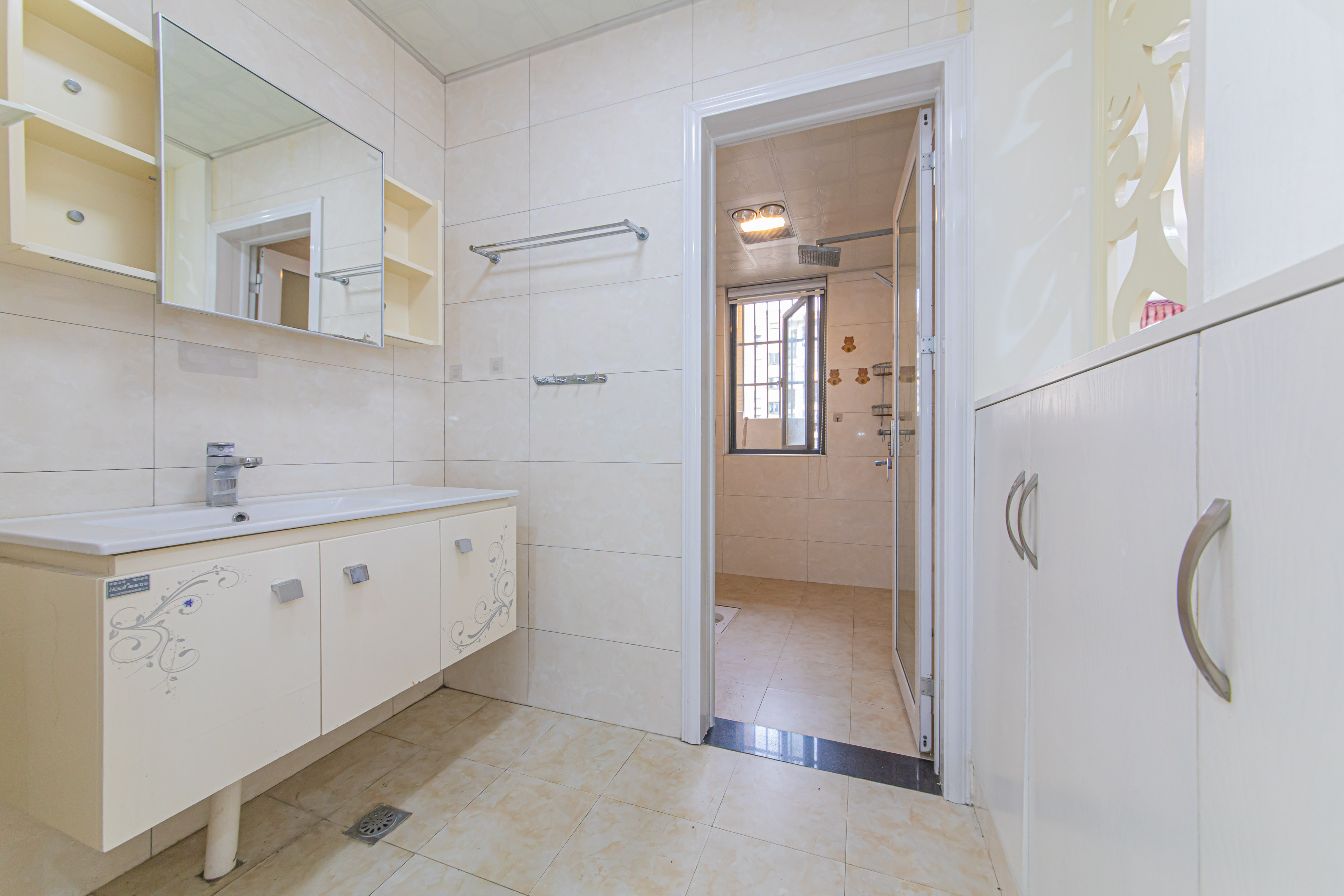 中建芙蓉嘉苑 3室2厅1卫 105.0万 中建芙蓉嘉苑 3室2厅1卫 105.0万卫生间