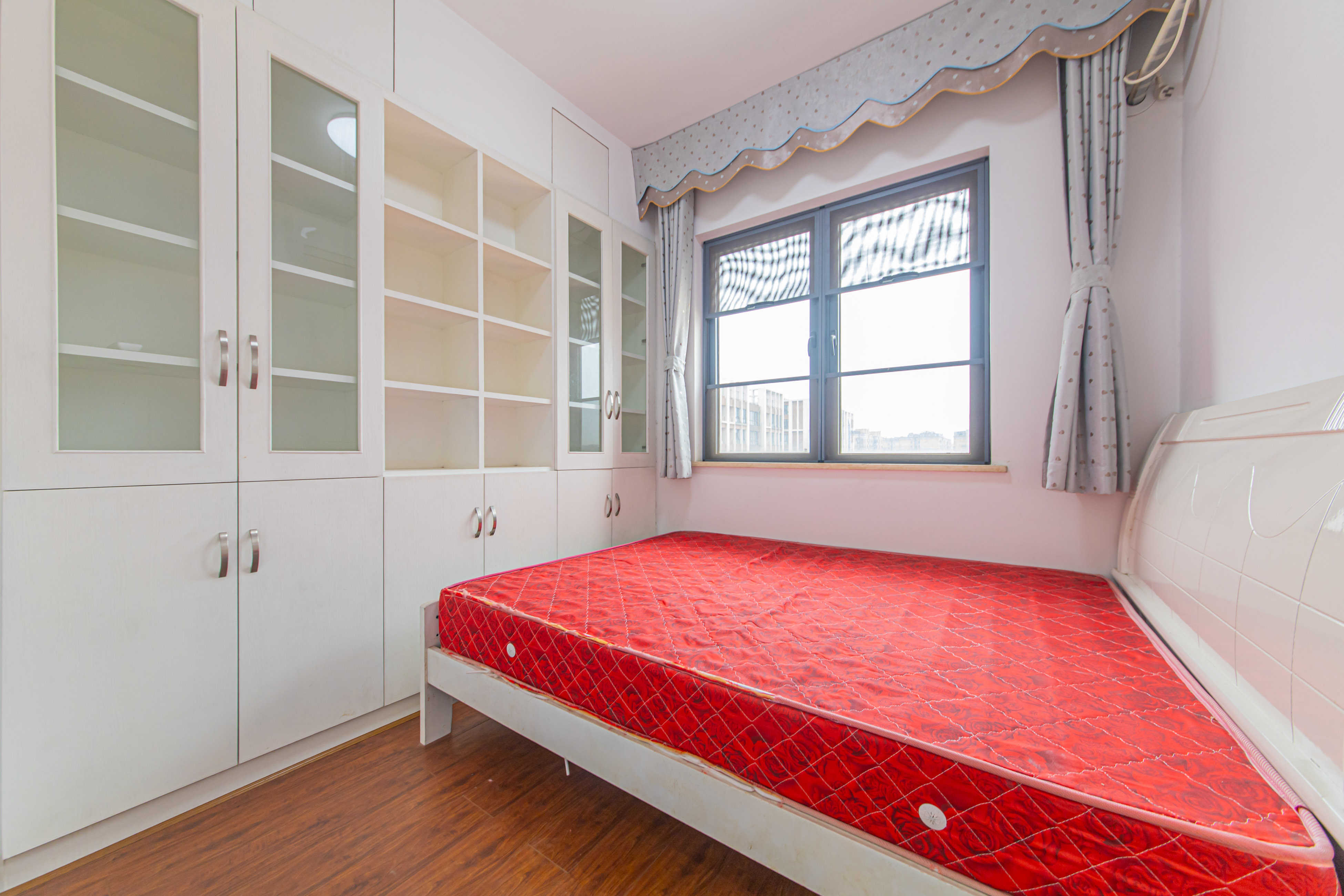 中建芙蓉嘉苑 3室2厅1卫 105.0万 中建芙蓉嘉苑 3室2厅1卫 105.0万卧室