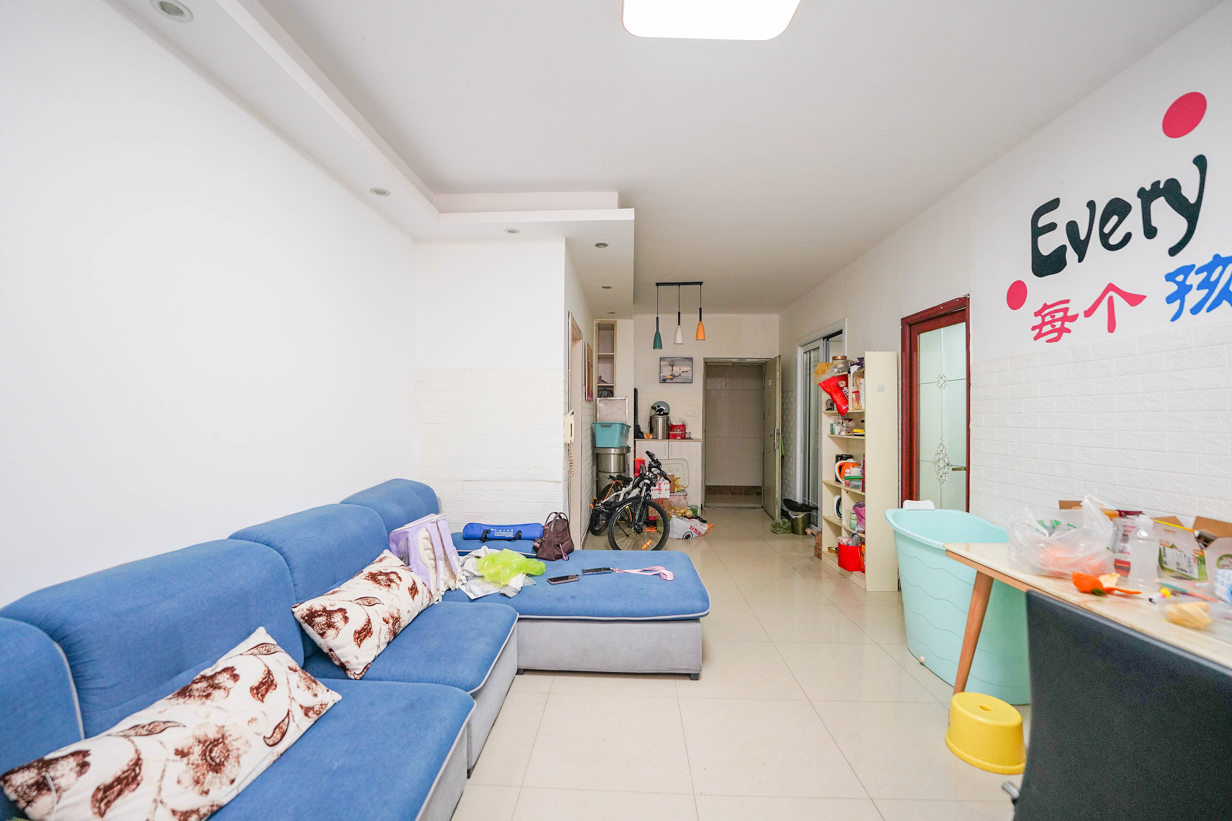 怡海星城 2室2厅1卫 36.0万 怡海星城 2室2厅1卫 36.0万客厅