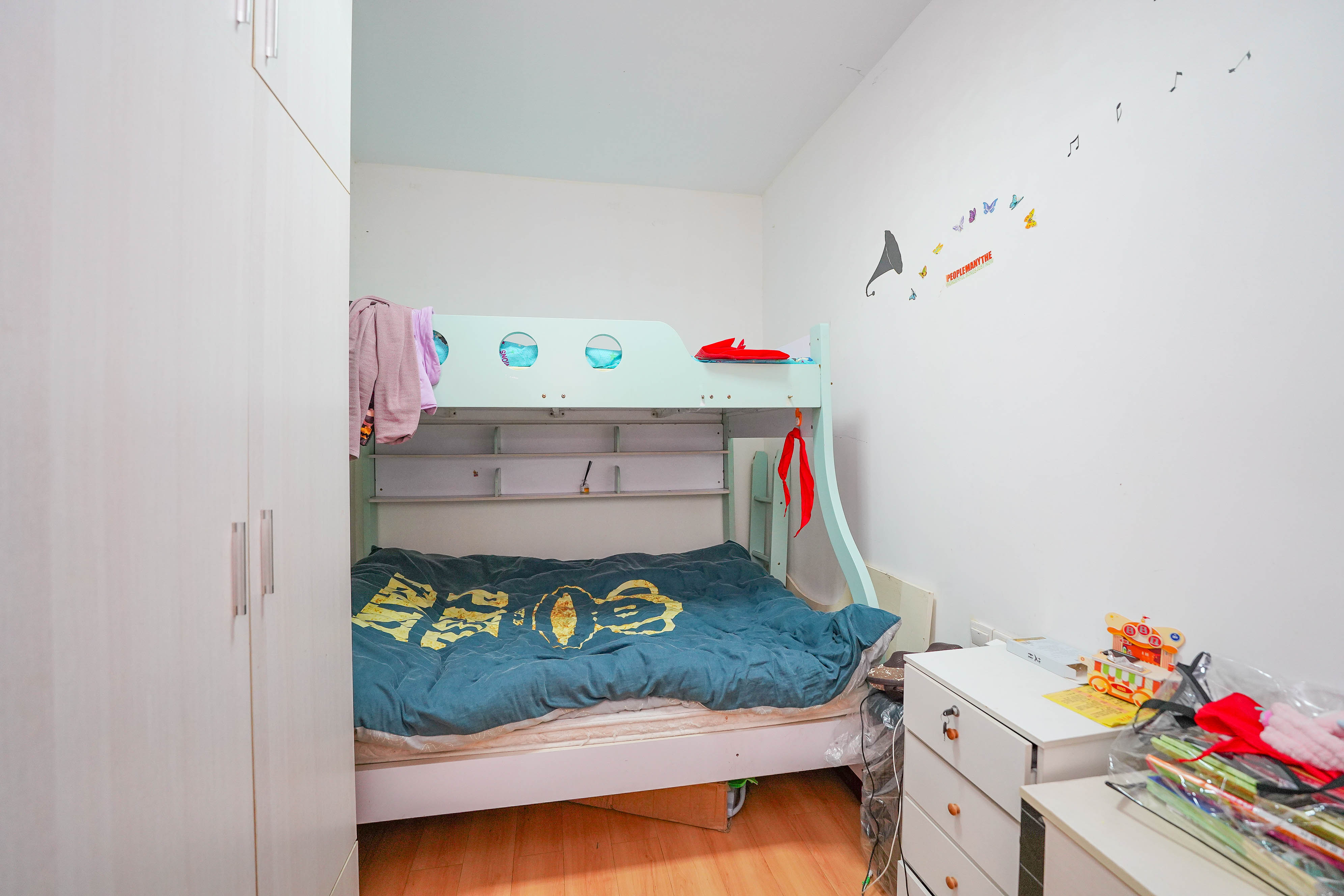 怡海星城 2室2厅1卫 36.0万 怡海星城 2室2厅1卫 36.0万卧室