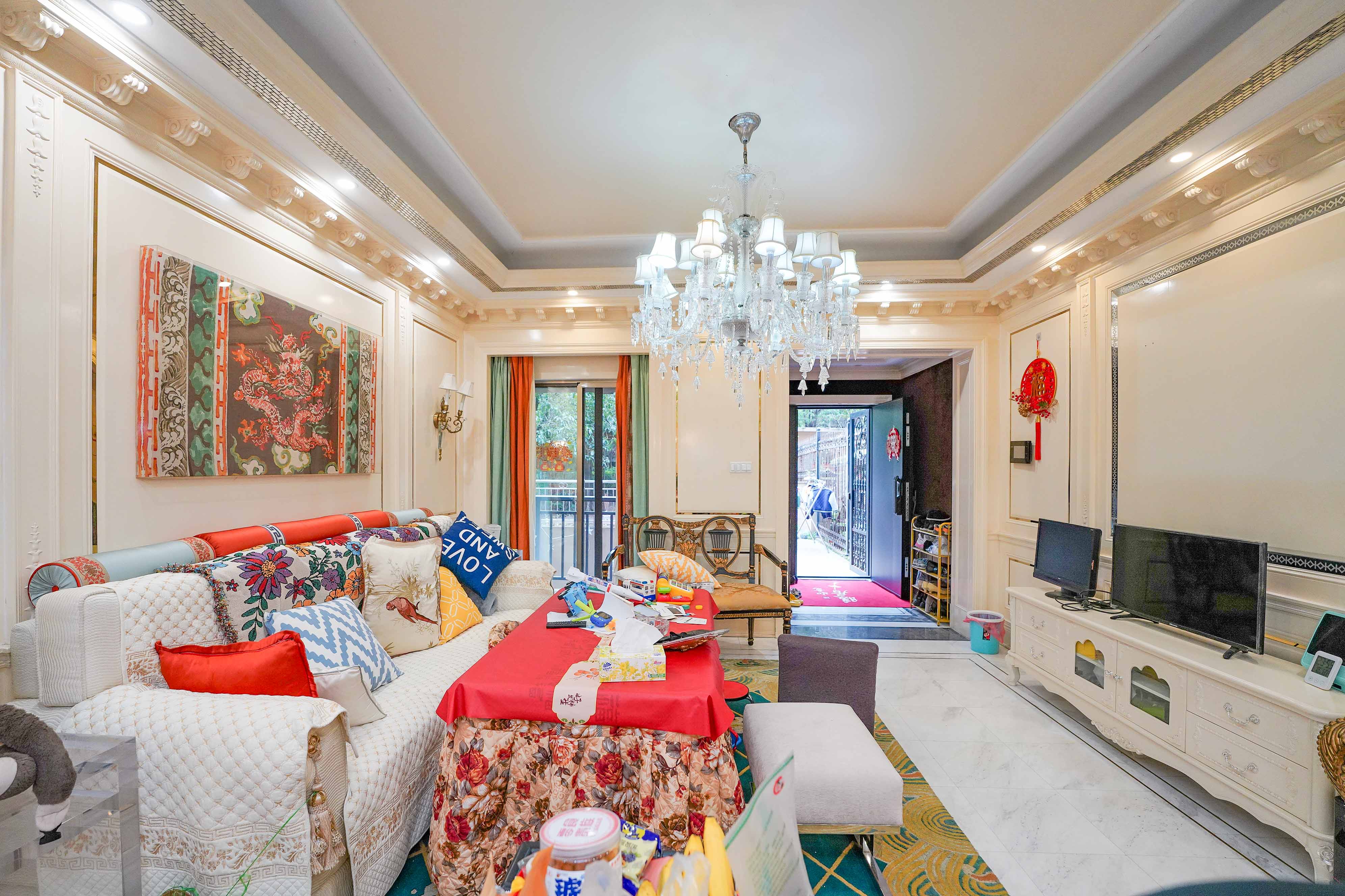 橘郡礼顿山  4室2厅2卫    259.8万 橘郡礼顿山  4室2厅2卫    259.8万客厅