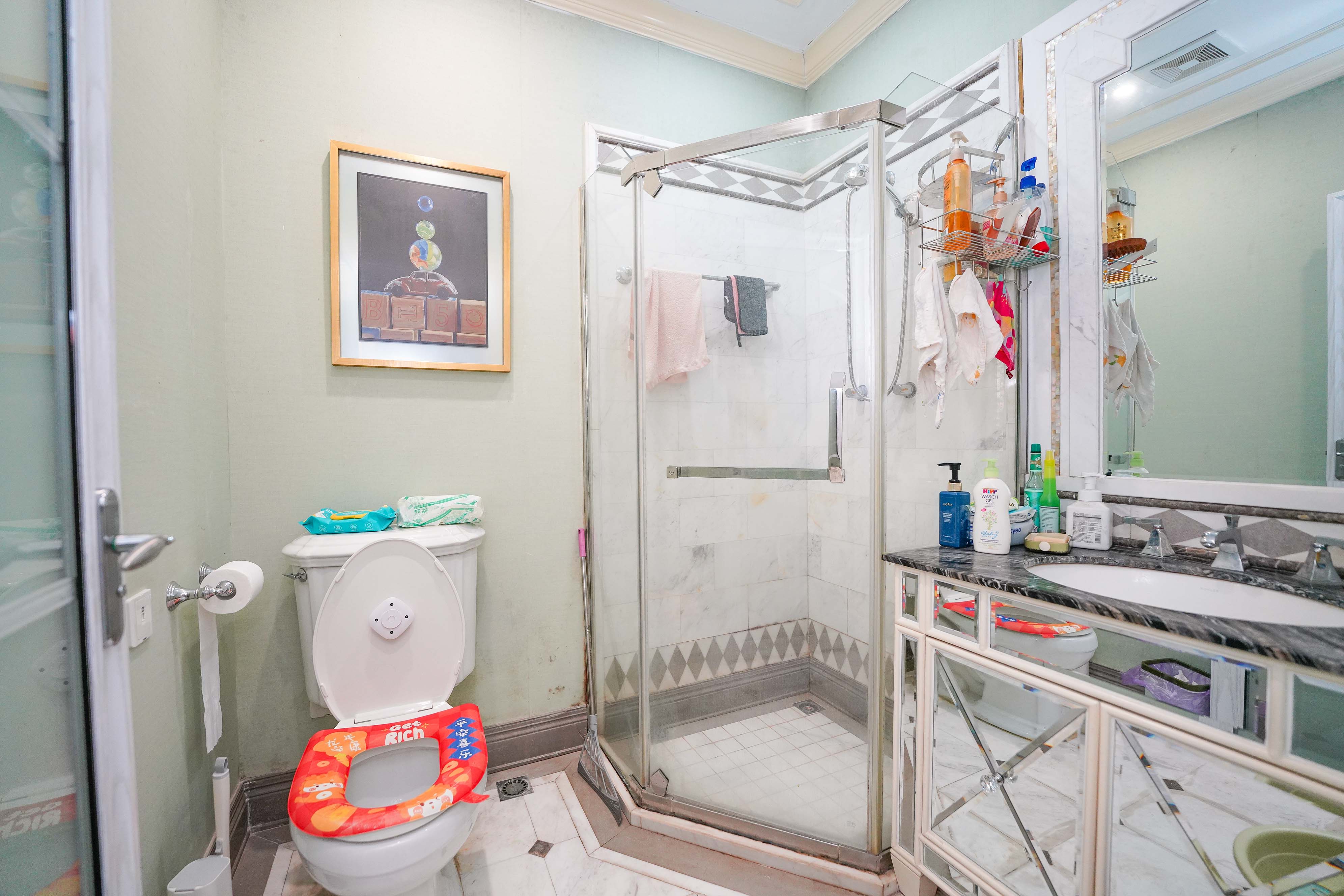 橘郡礼顿山  4室2厅2卫    259.8万 橘郡礼顿山  4室2厅2卫    259.8万卫生间