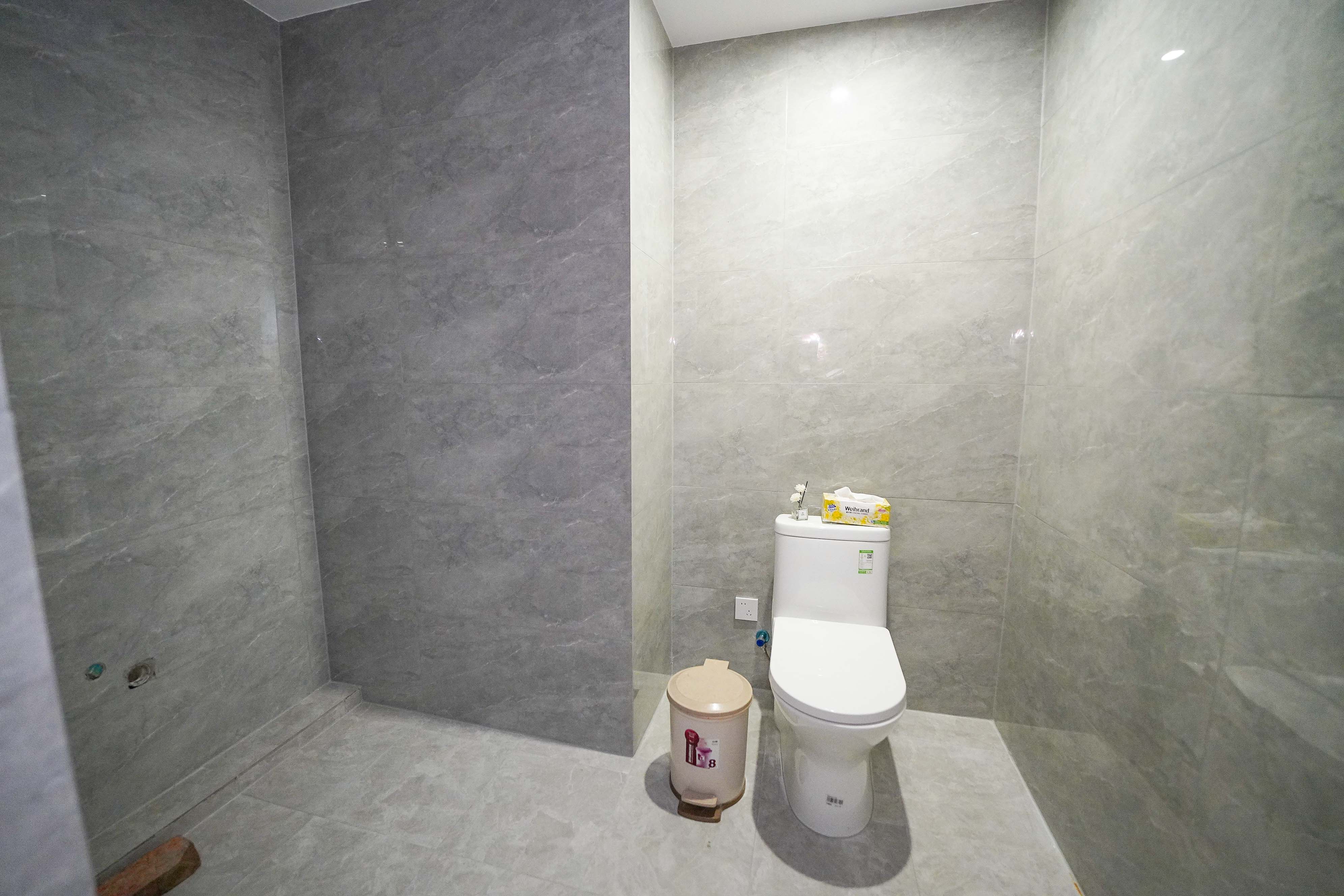 橘郡礼顿山  4室2厅2卫   268.00万卫生间