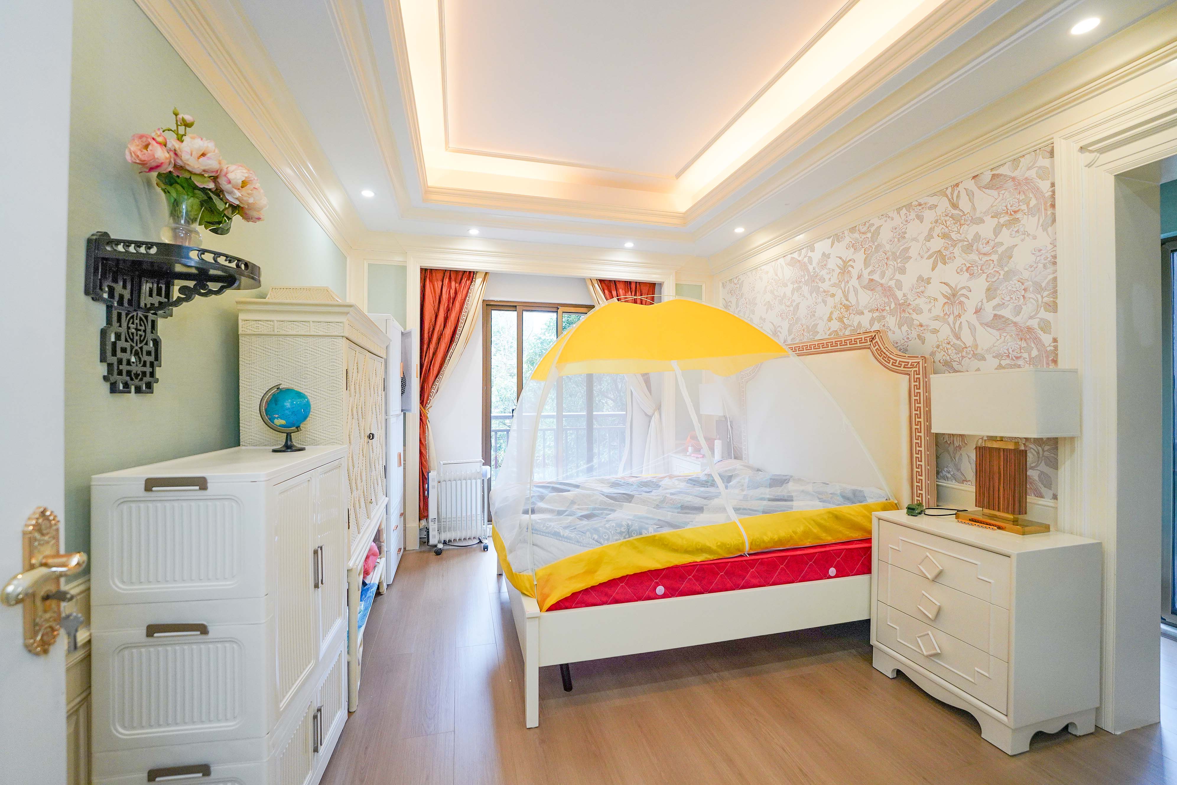 橘郡礼顿山  4室2厅2卫    259.8万 橘郡礼顿山  4室2厅2卫    259.8万卧室