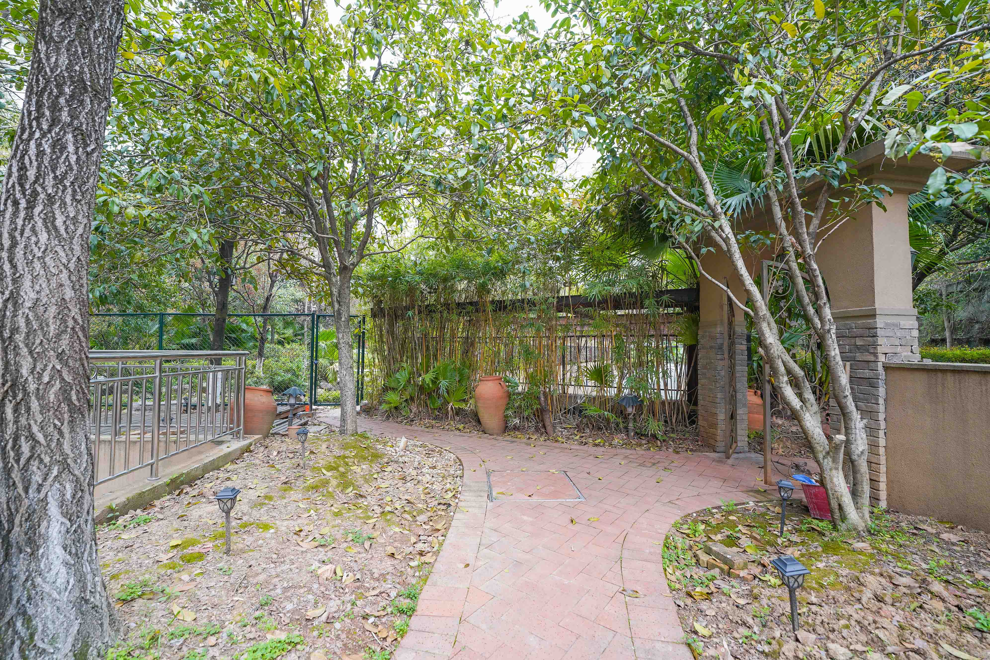 橘郡礼顿山  4室2厅2卫    259.8万 橘郡礼顿山  4室2厅2卫    259.8万阳台