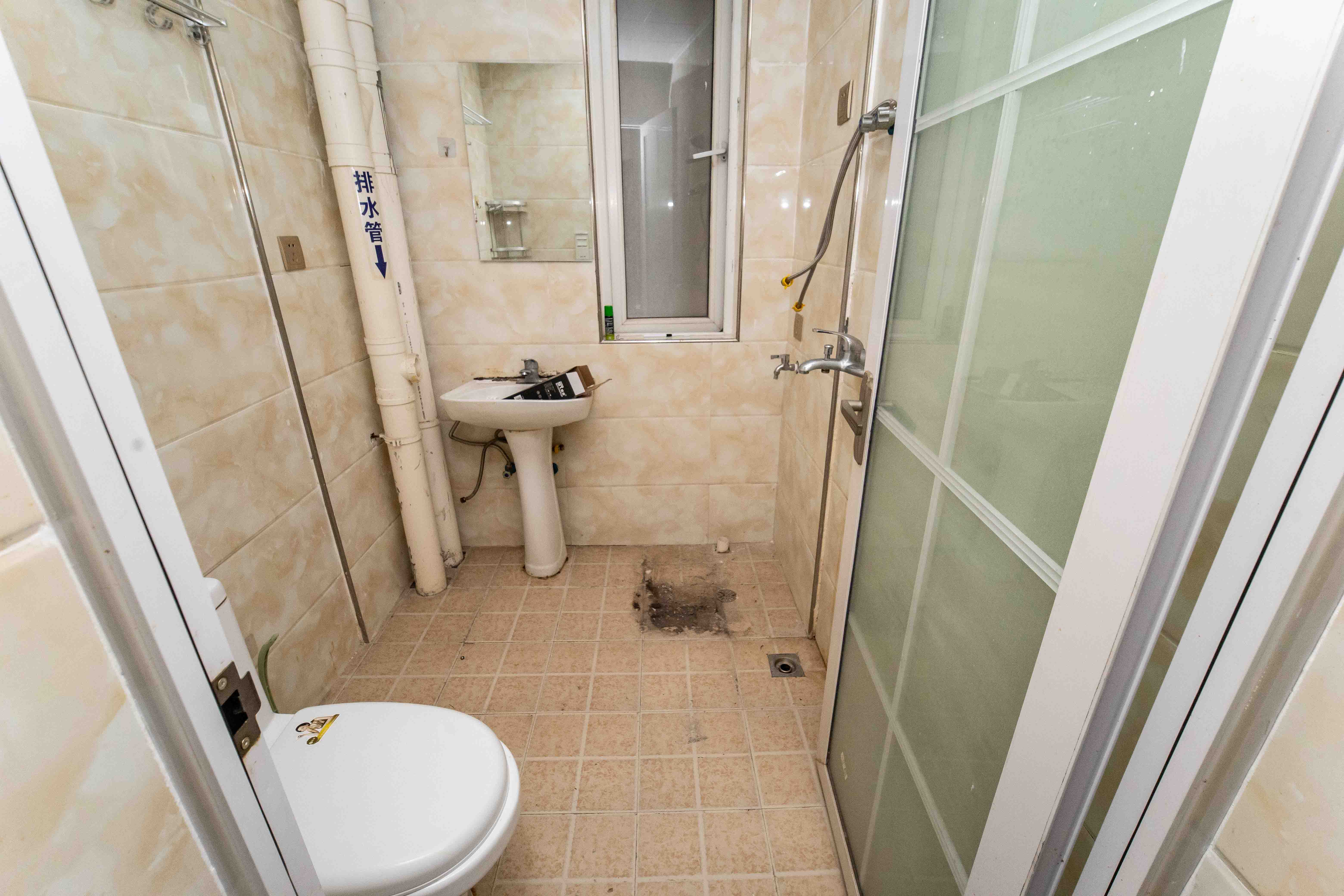 金地格林公馆  3室2厅1卫    80.0万卫生间