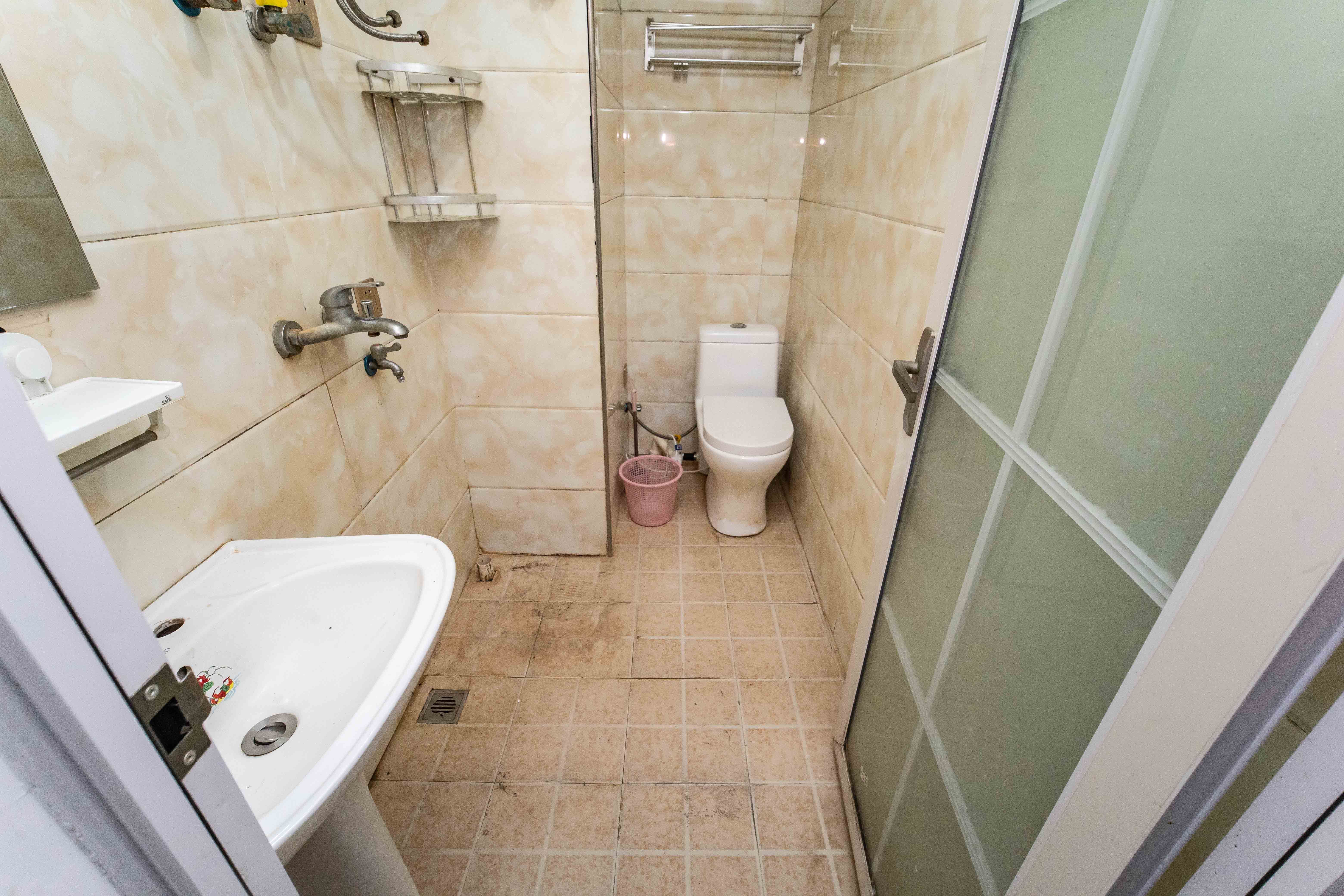 金地格林公馆  3室2厅1卫    80.0万卫生间