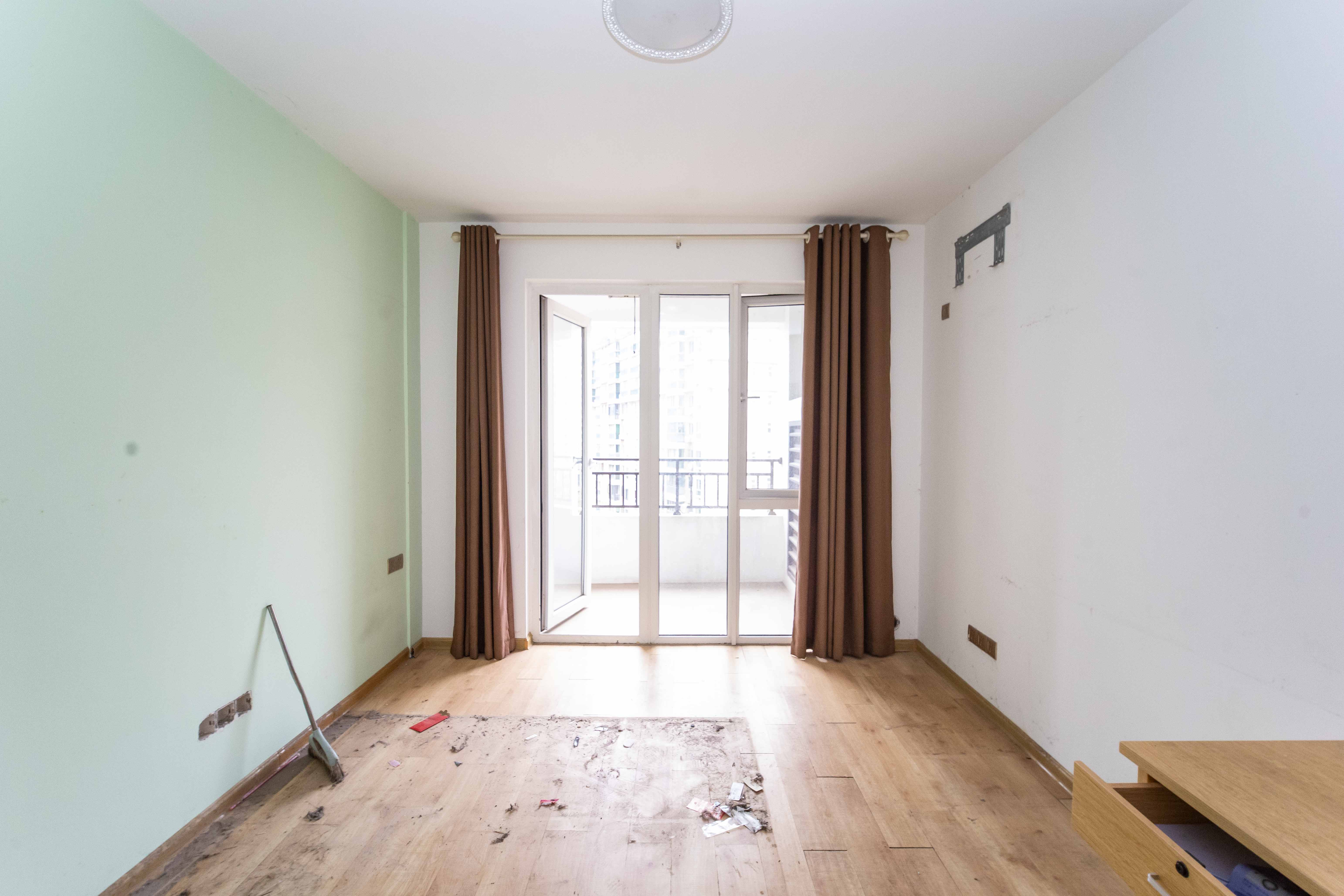 金地格林公馆  3室2厅1卫    80.0万 金地格林公馆  3室2厅1卫    80.0万卧室