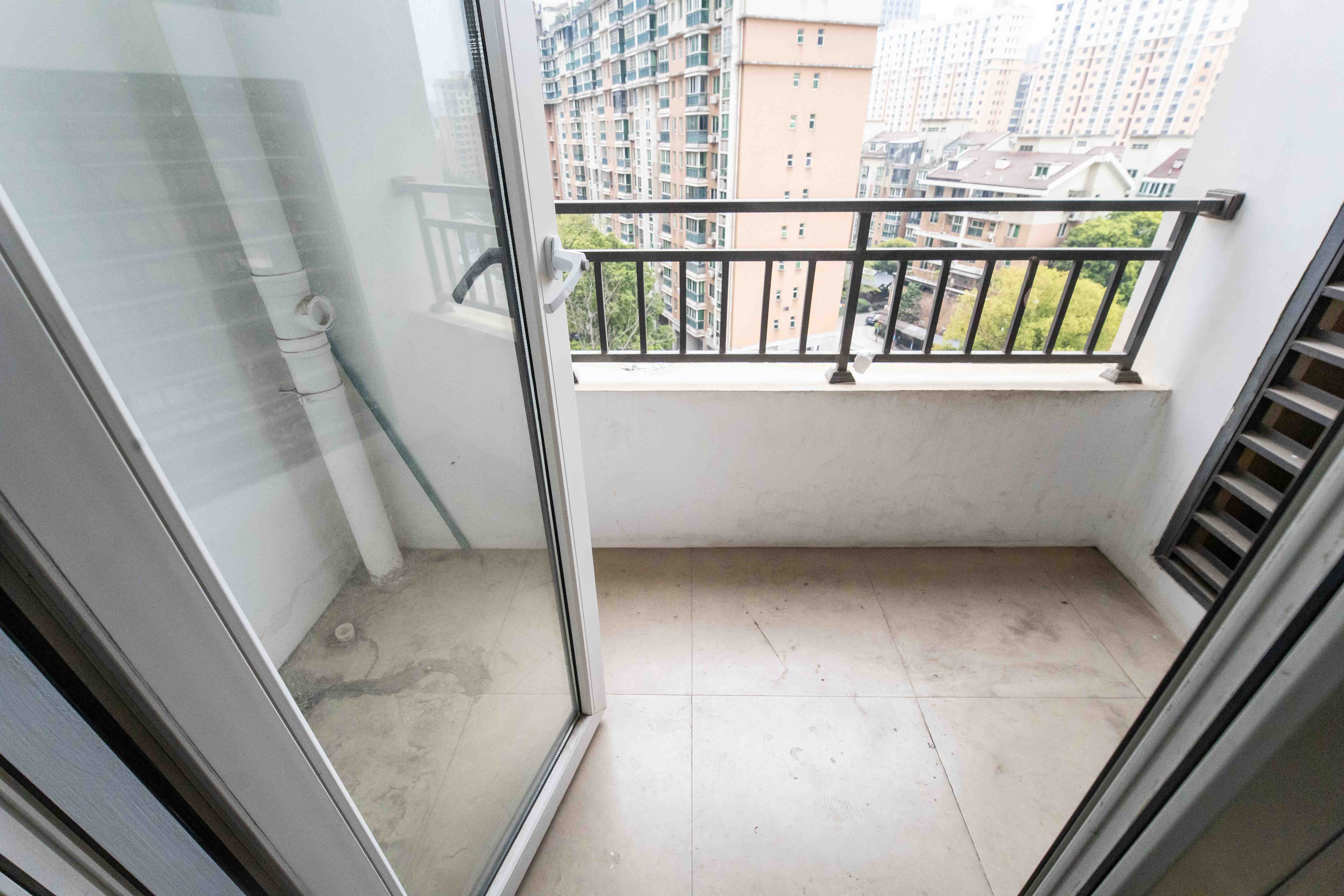 金地格林公馆  3室2厅1卫    80.0万阳台