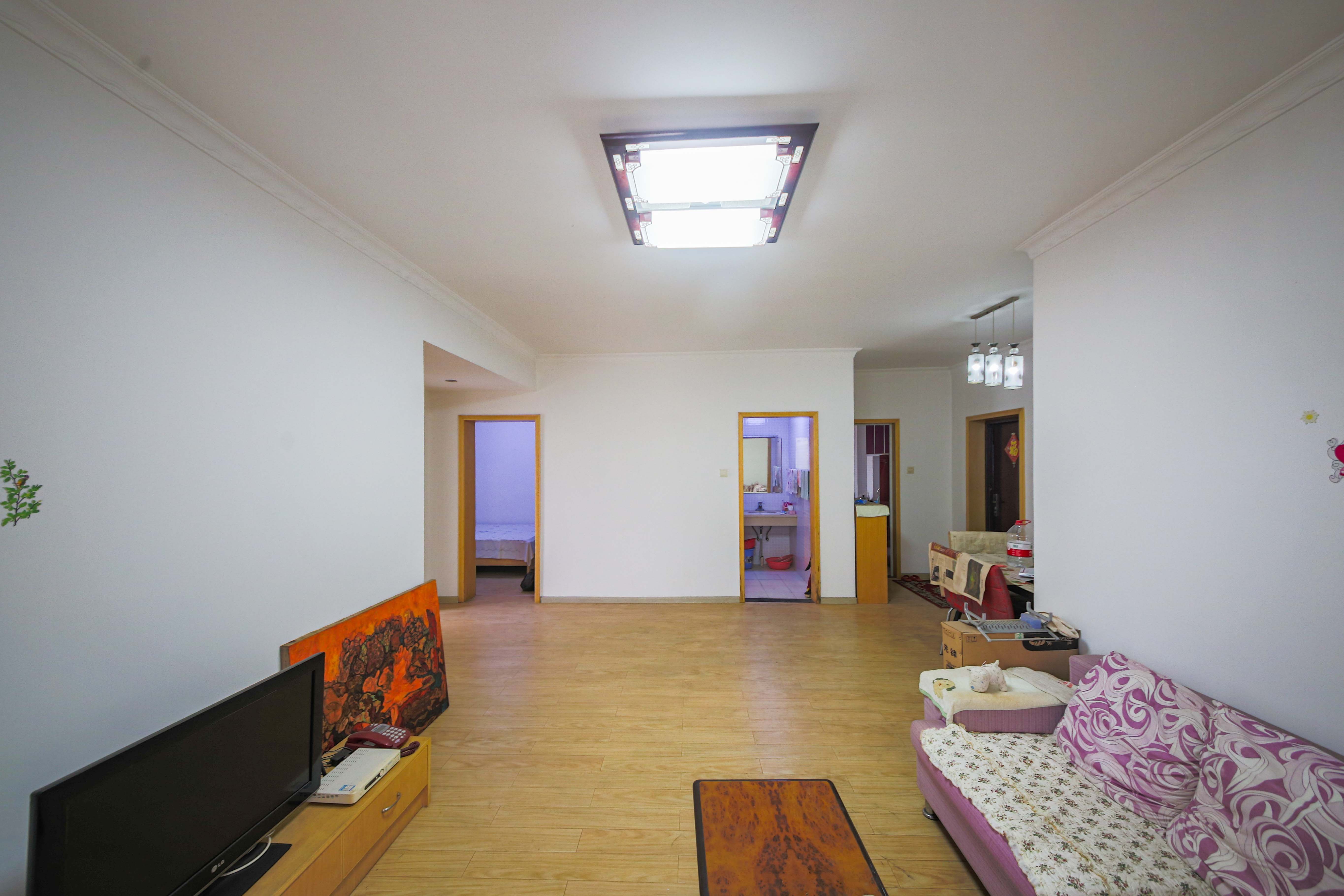 童话里 3室2厅1卫 92.0万 童话里 3室2厅1卫 92.0万客厅