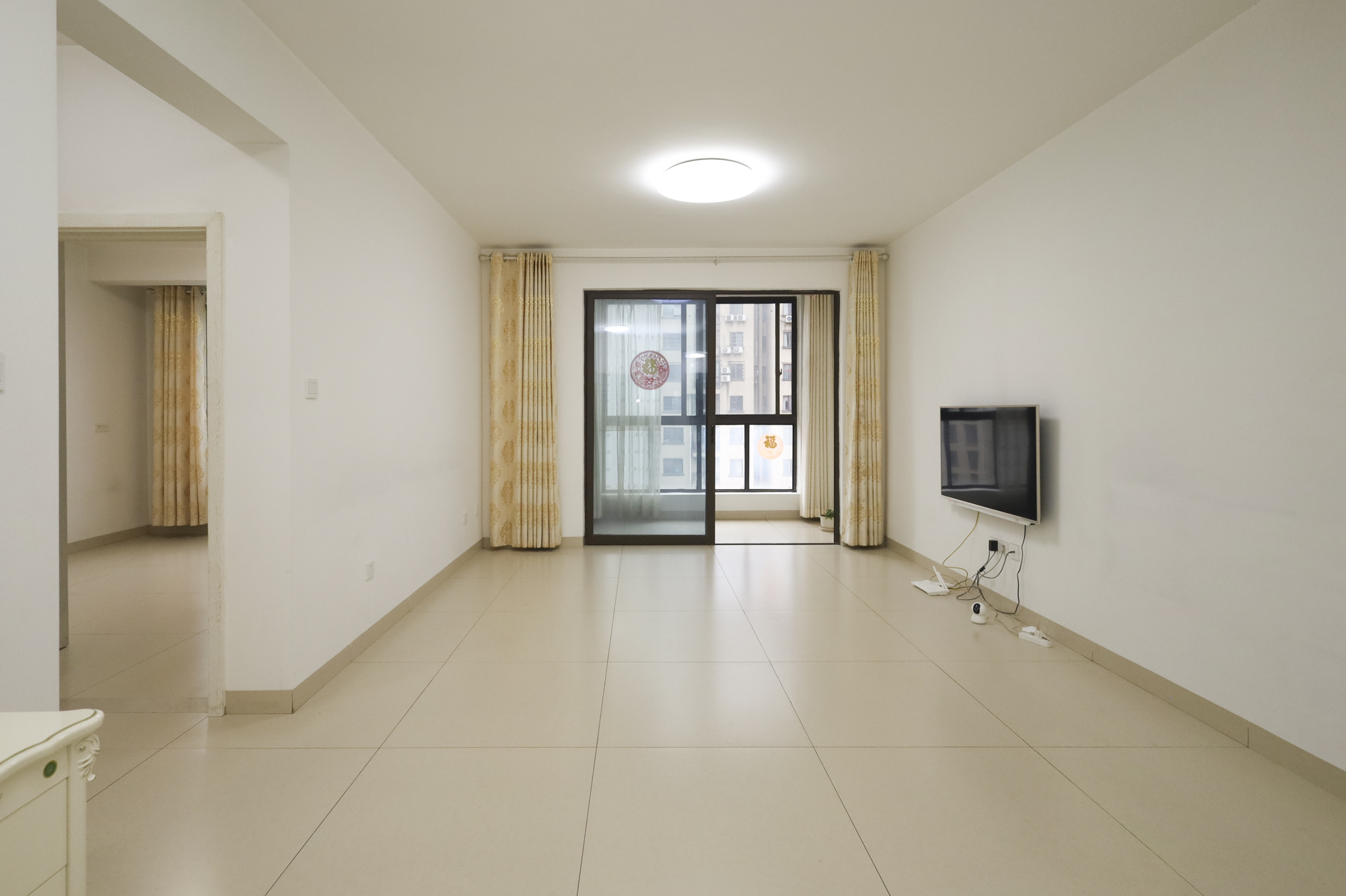 水映加州 2室2厅1卫 130.0万 水映加州 2室2厅1卫 130.0万客厅