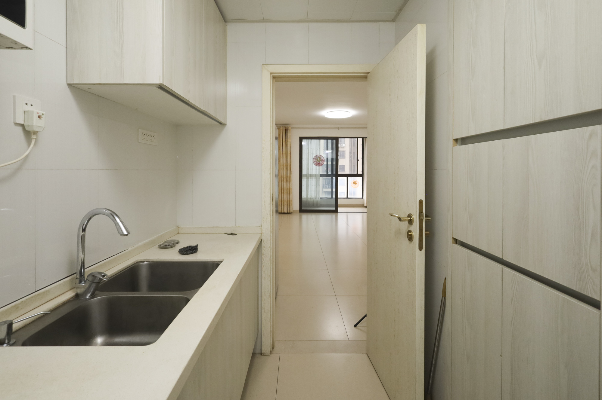 水映加州 2室2厅1卫 130.0万 水映加州 2室2厅1卫 130.0万厨房