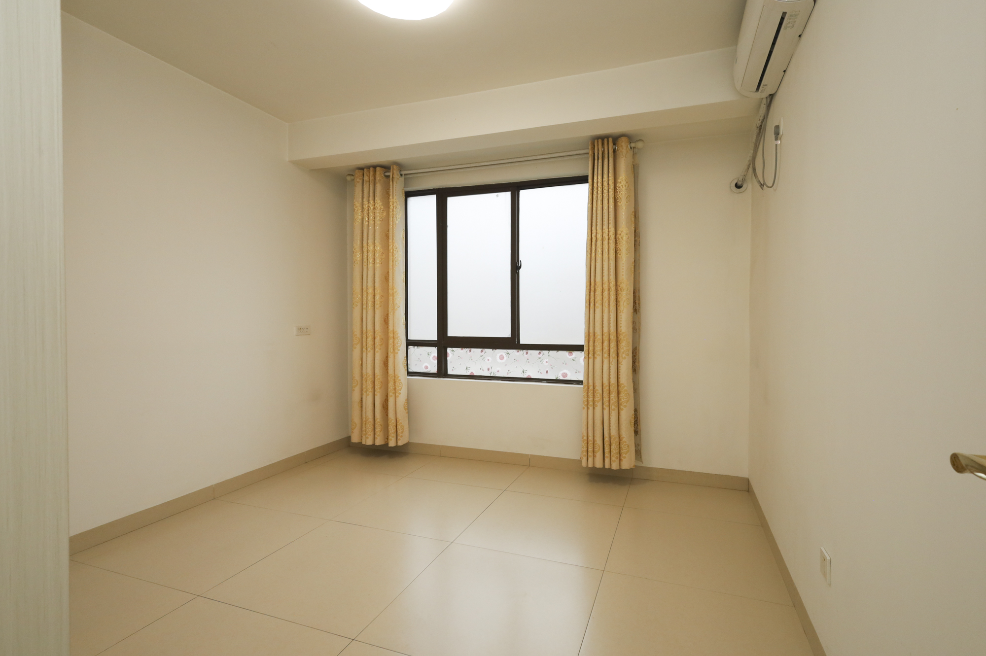 水映加州 2室2厅1卫 130.0万 水映加州 2室2厅1卫 130.0万卧室