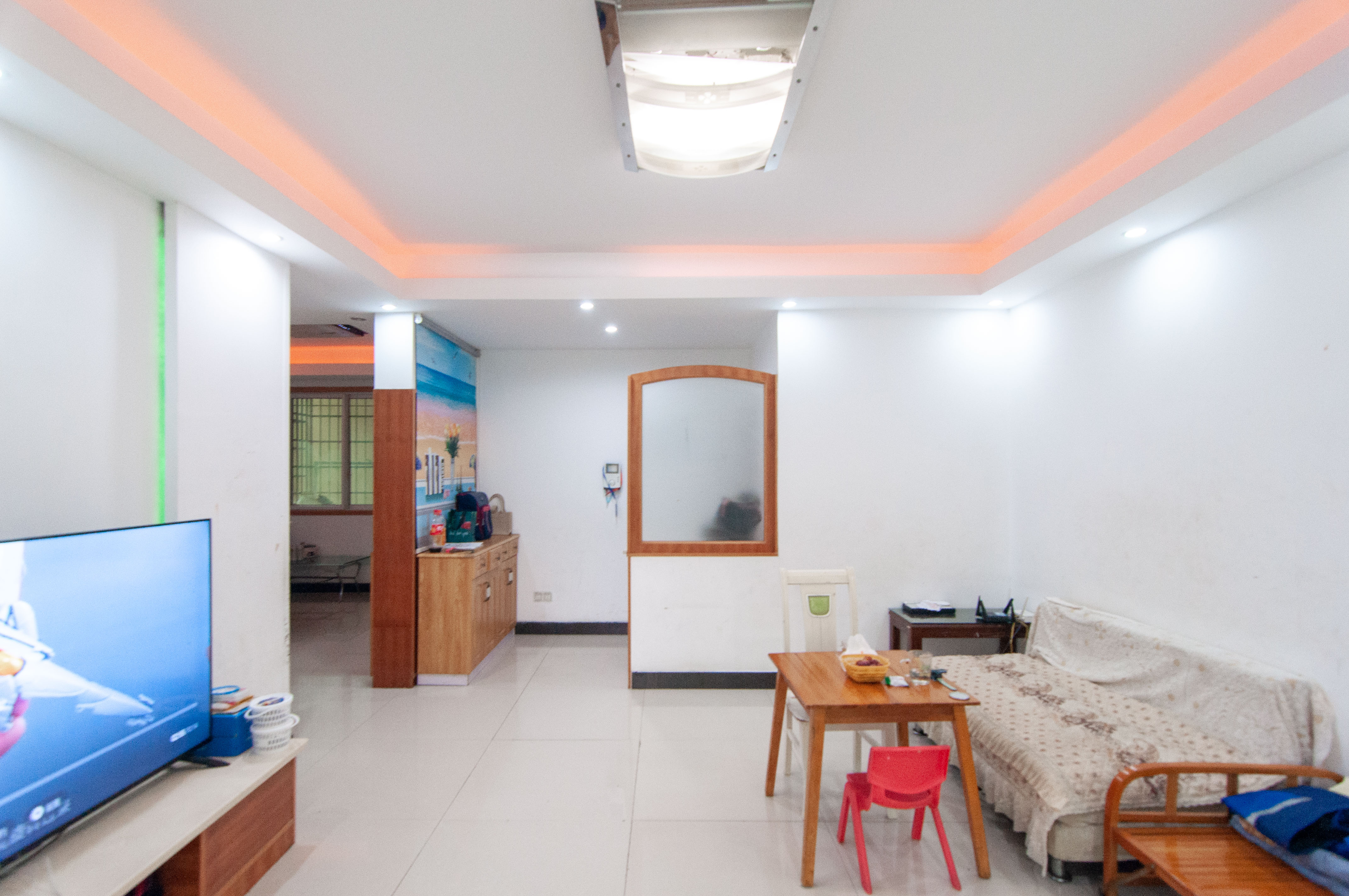 麓谷加州阳光 3室2厅2卫 82.0万 麓谷加州阳光 3室2厅2卫 82.0万客厅