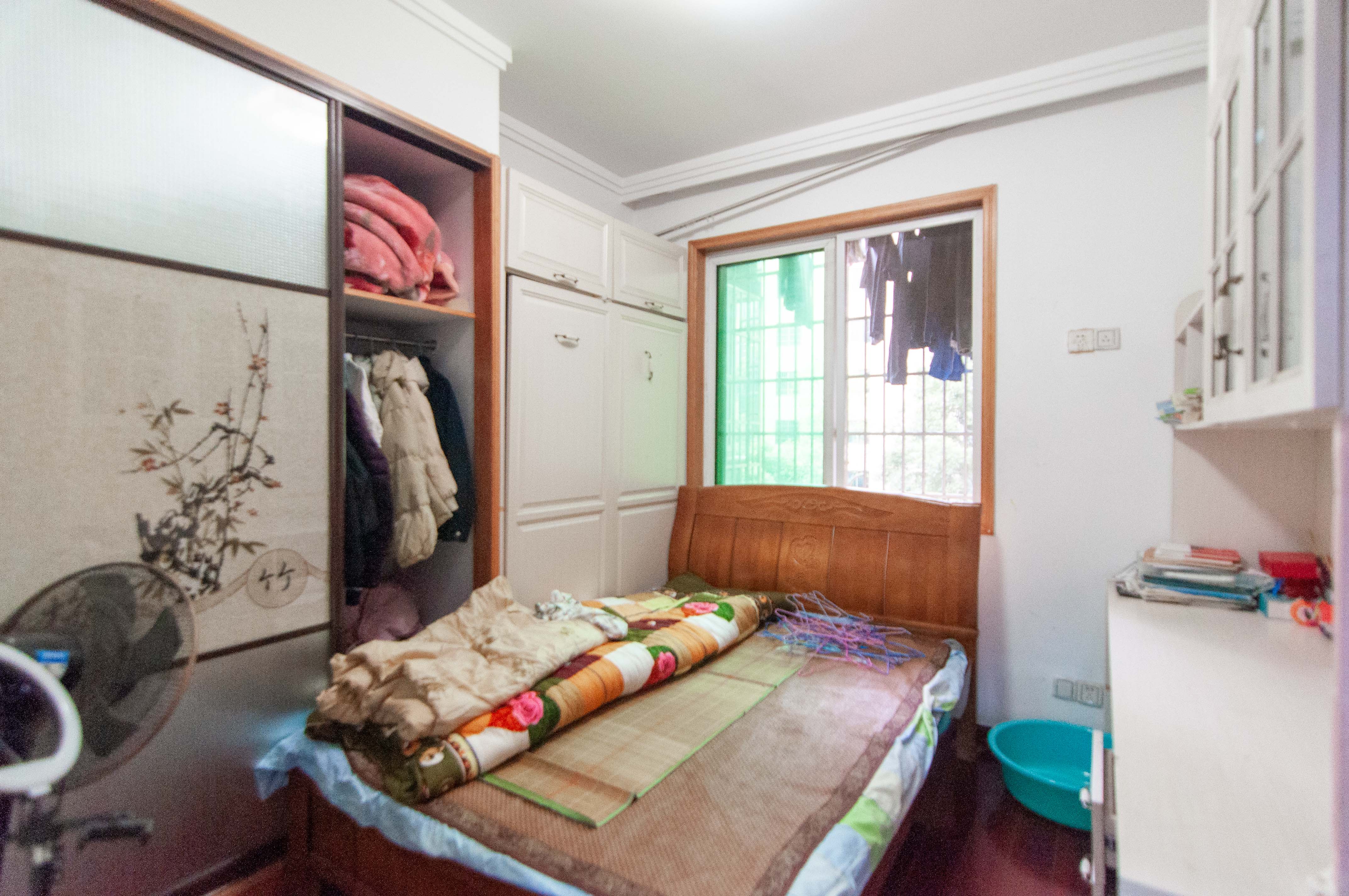 麓谷加州阳光 3室2厅2卫 82.0万 麓谷加州阳光 3室2厅2卫 82.0万其他