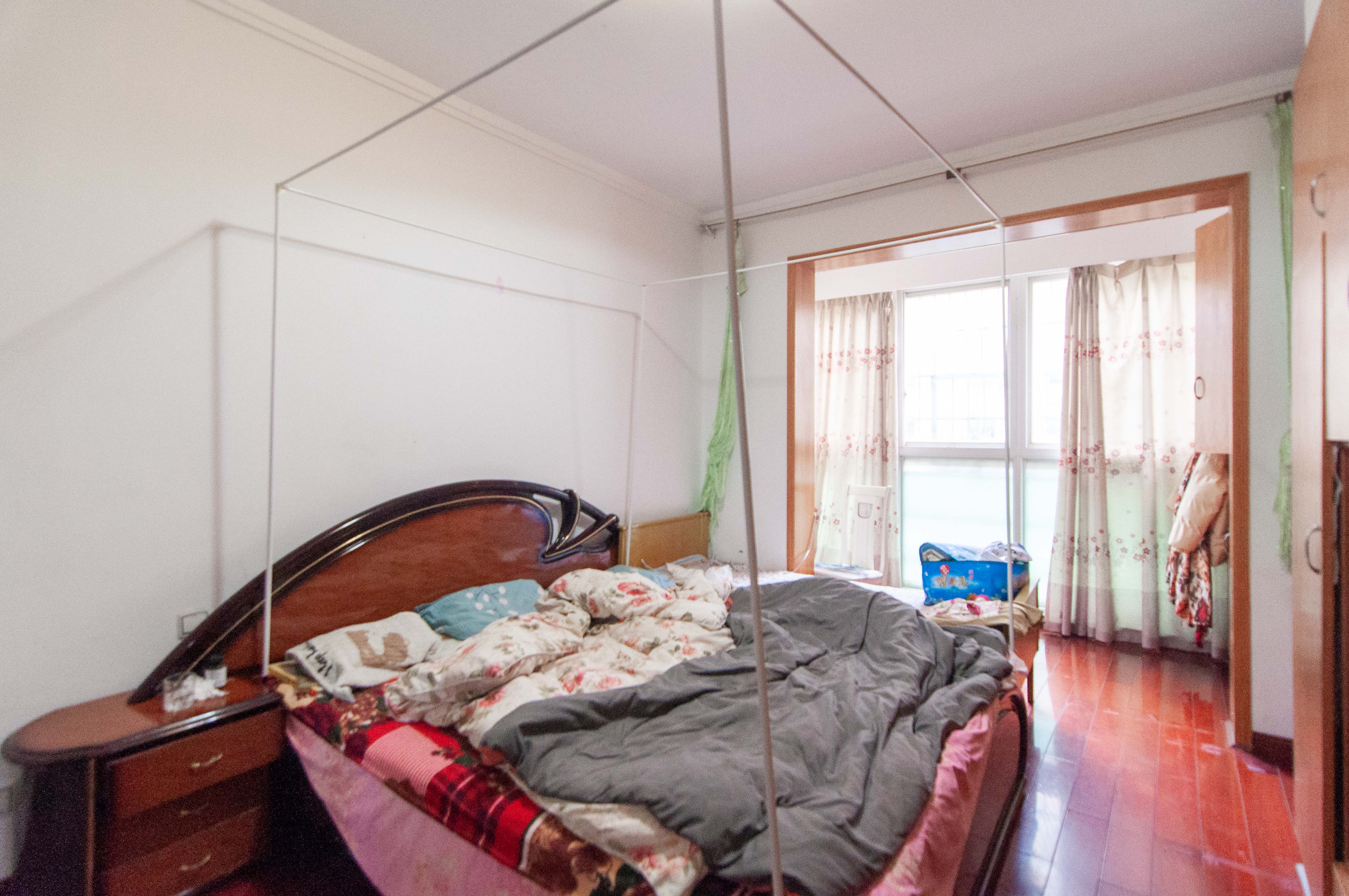 麓谷加州阳光 3室2厅2卫 82.0万 麓谷加州阳光 3室2厅2卫 82.0万其他