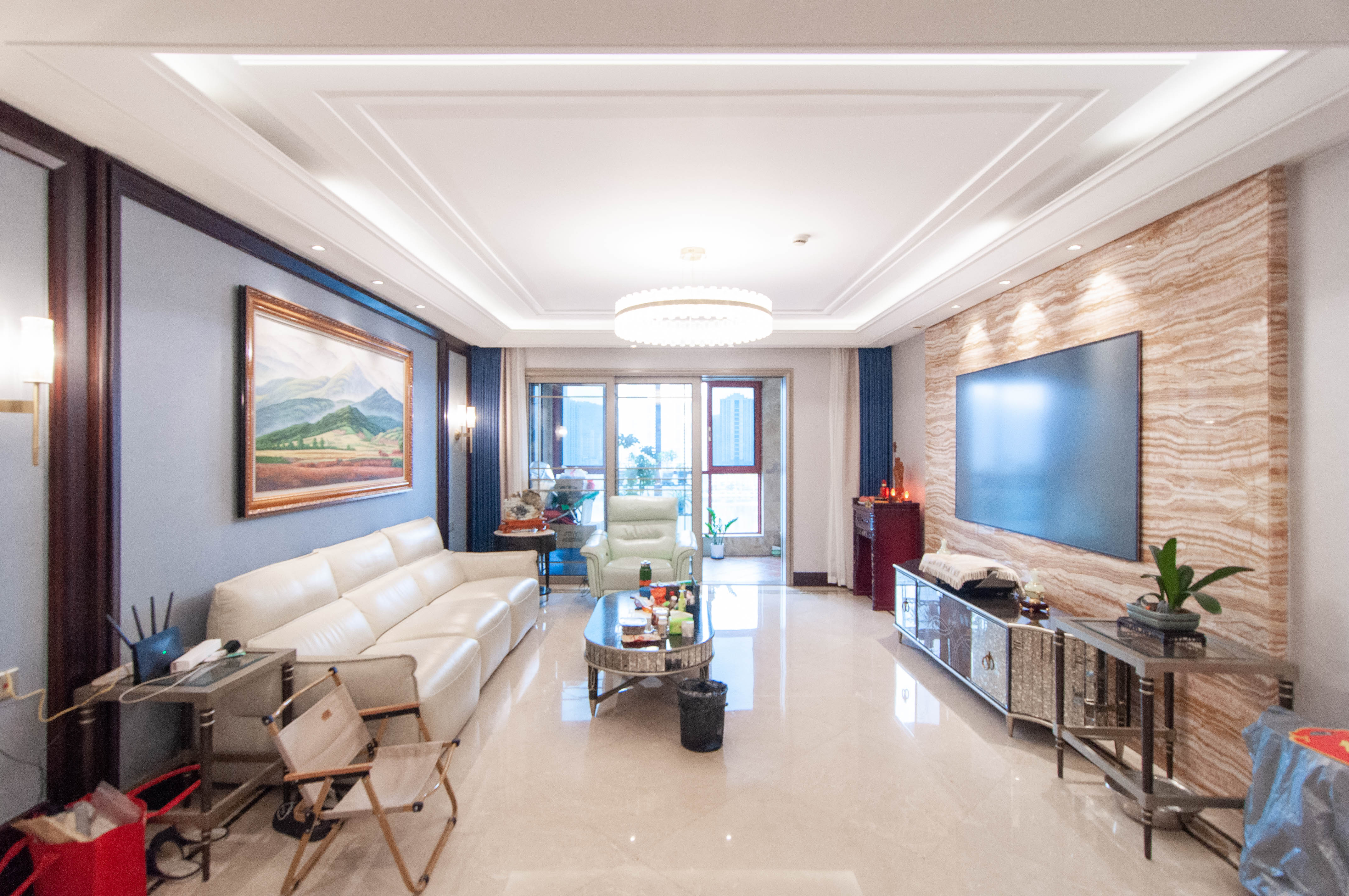 梅溪湖金茂府(金茂广场)(金茂览秀城) 4室2厅3卫 488.0万 梅溪湖金茂府(金茂广场)(金茂览秀城) 4室2厅3卫 488.0万客厅