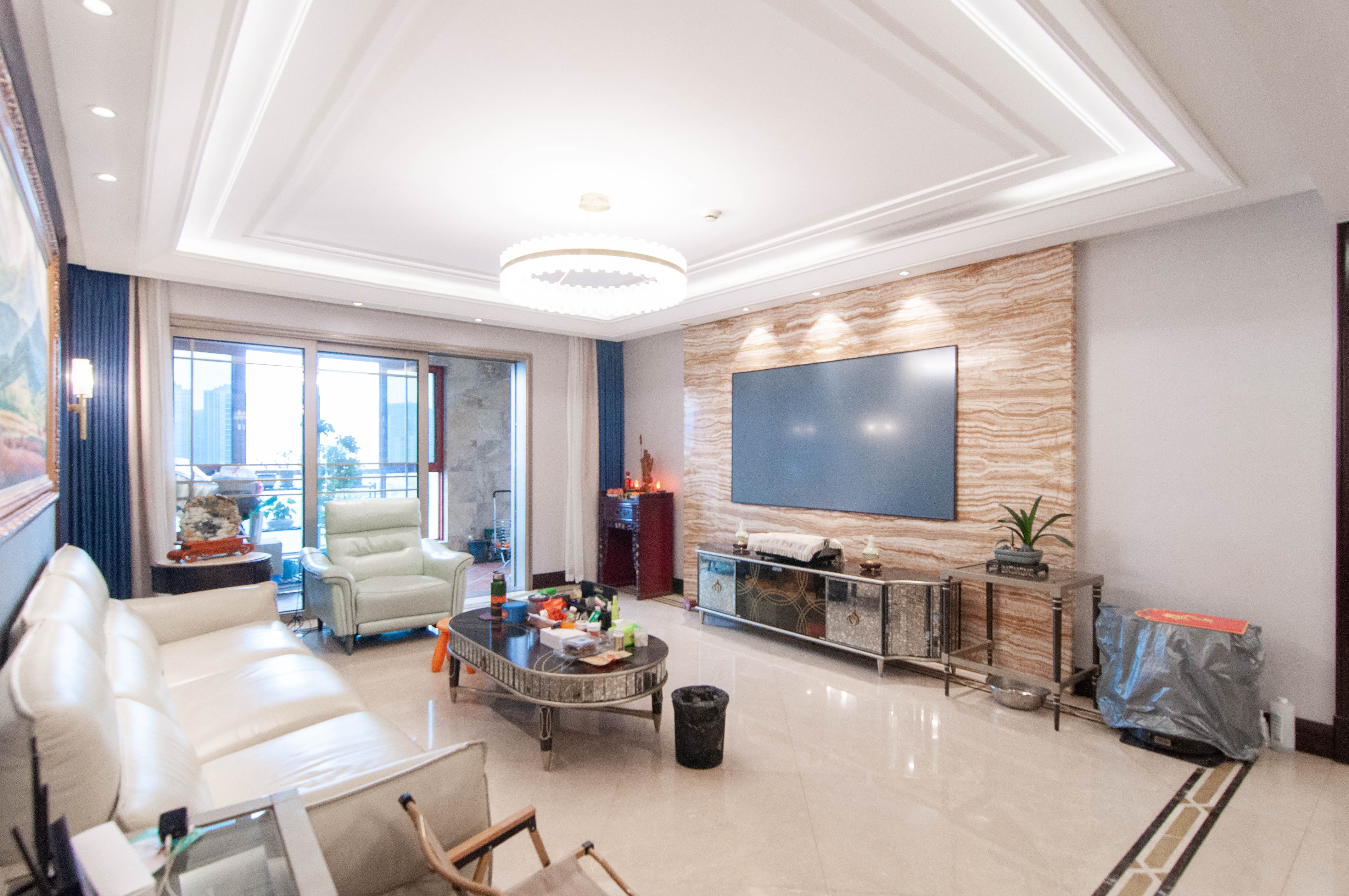 梅溪湖金茂府(金茂广场)(金茂览秀城) 4室2厅3卫 488.0万 梅溪湖金茂府(金茂广场)(金茂览秀城) 4室2厅3卫 488.0万客厅