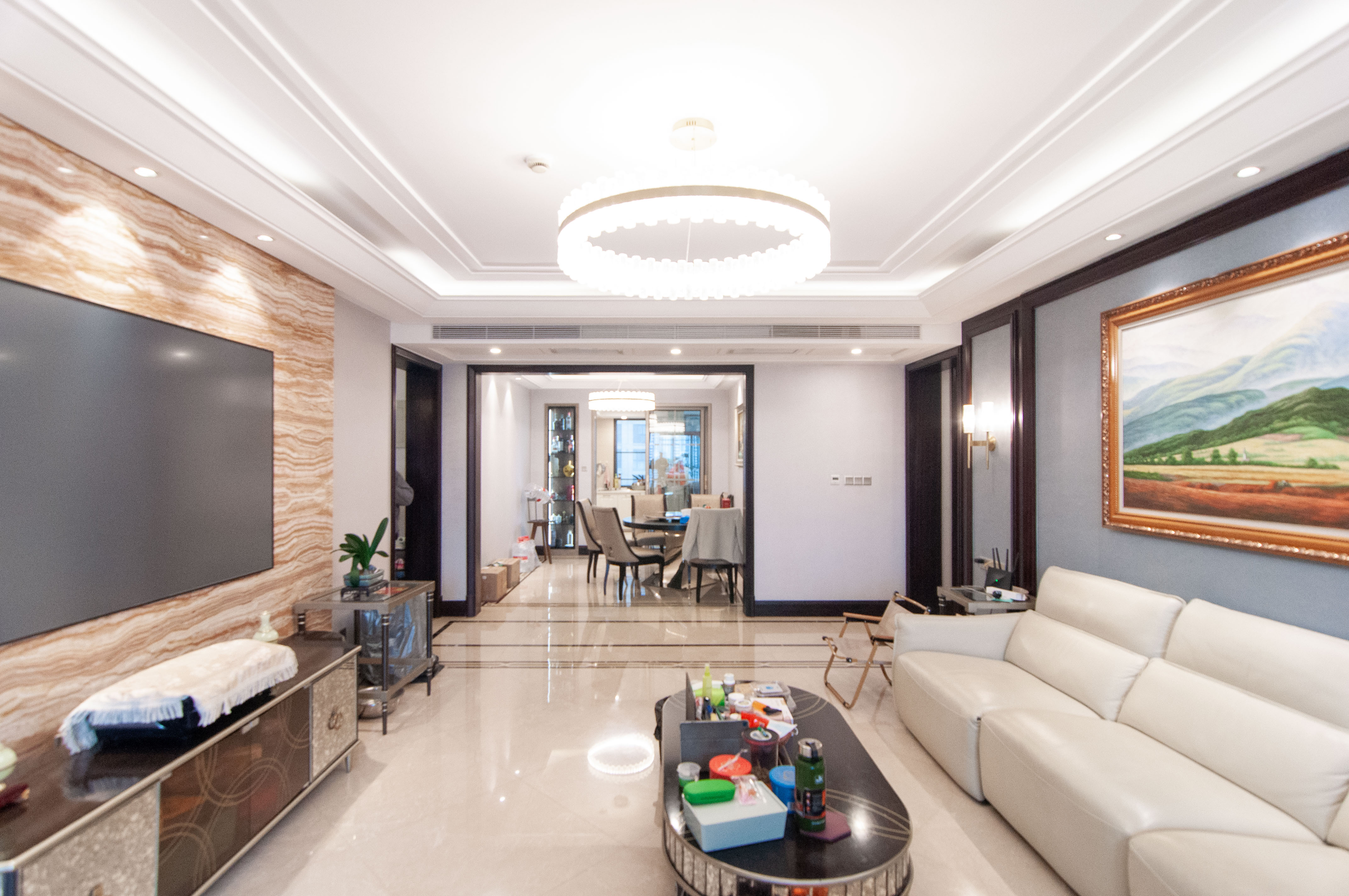 梅溪湖金茂府(金茂广场)(金茂览秀城) 4室2厅3卫 488.0万 梅溪湖金茂府(金茂广场)(金茂览秀城) 4室2厅3卫 488.0万客厅