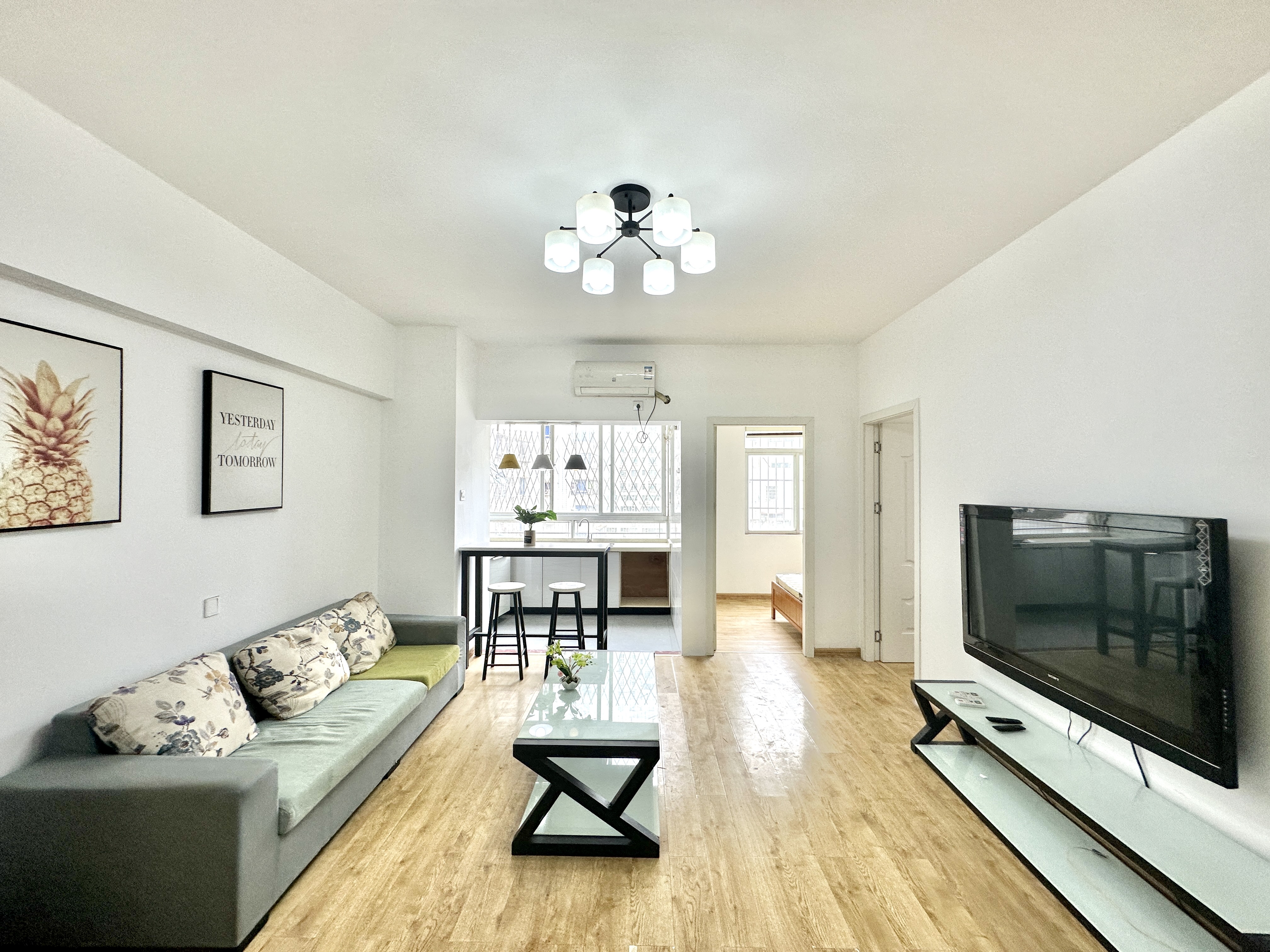 绅蓝都市 1室0厅1卫 69.0万 绅蓝都市 1室0厅1卫 69.0万客厅