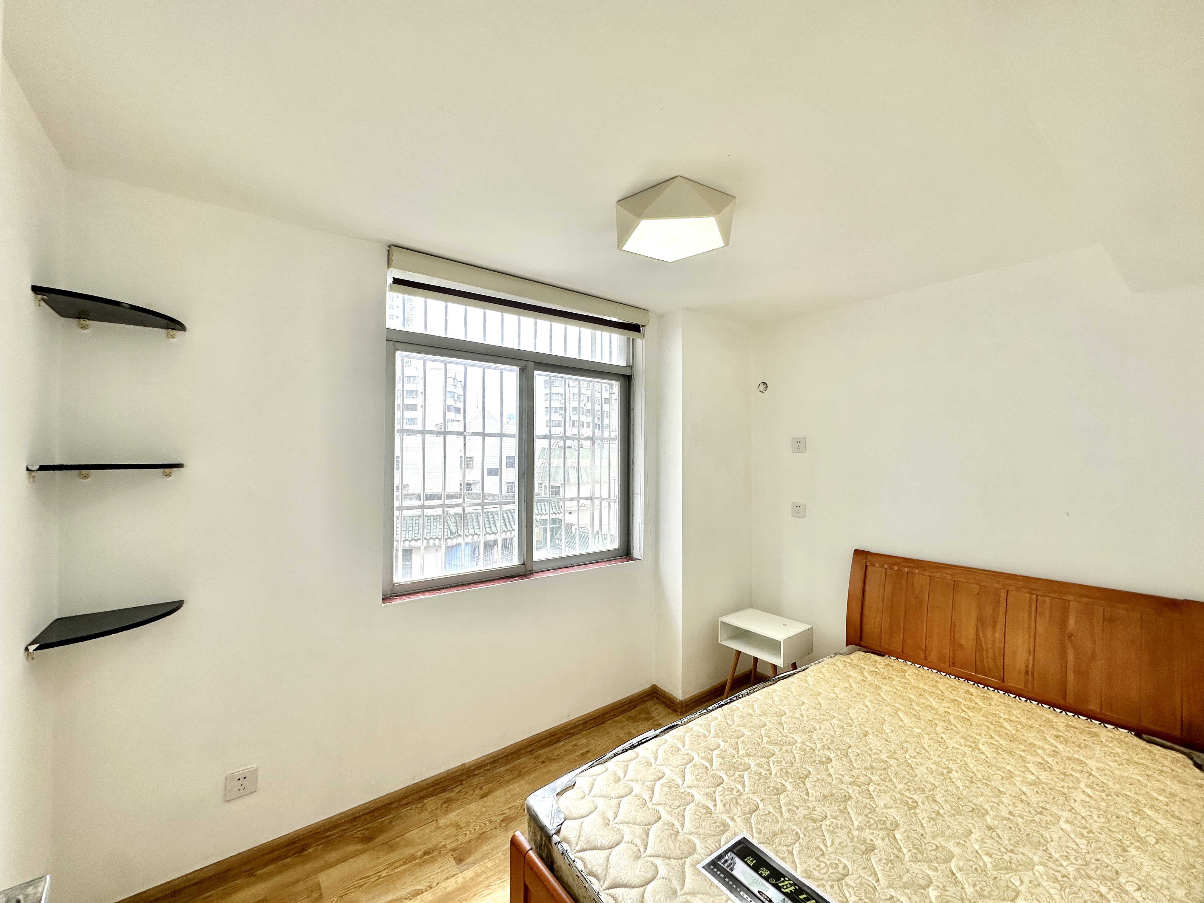 绅蓝都市 1室0厅1卫 69.0万 绅蓝都市 1室0厅1卫 69.0万卧室