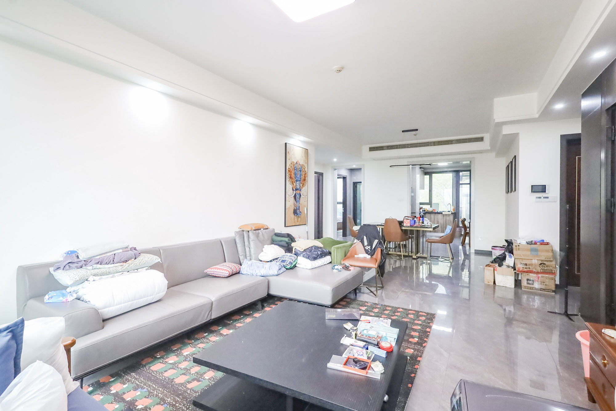 远洋外滩壹号 4室2厅2卫 360.0万 远洋外滩壹号 4室2厅2卫 360.0万客厅