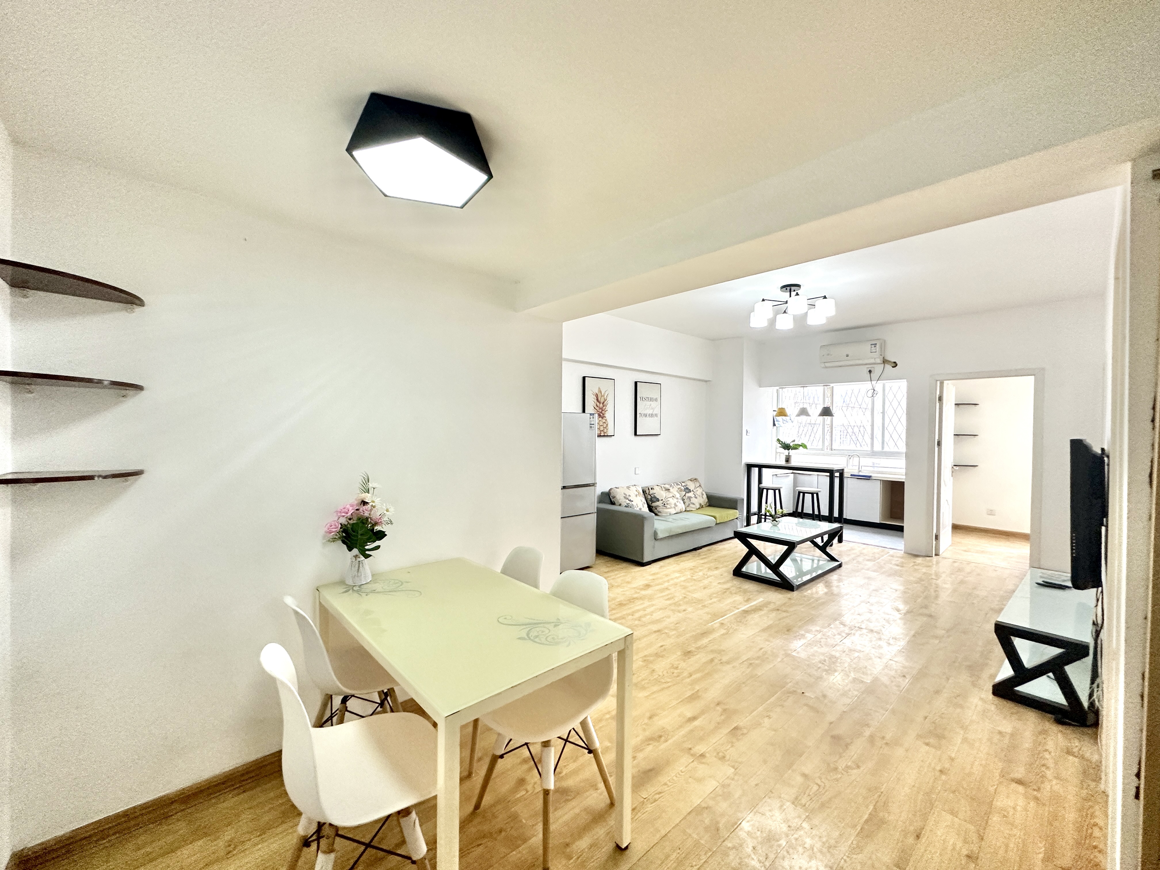 绅蓝都市 1室0厅1卫 69.0万 绅蓝都市 1室0厅1卫 69.0万其他