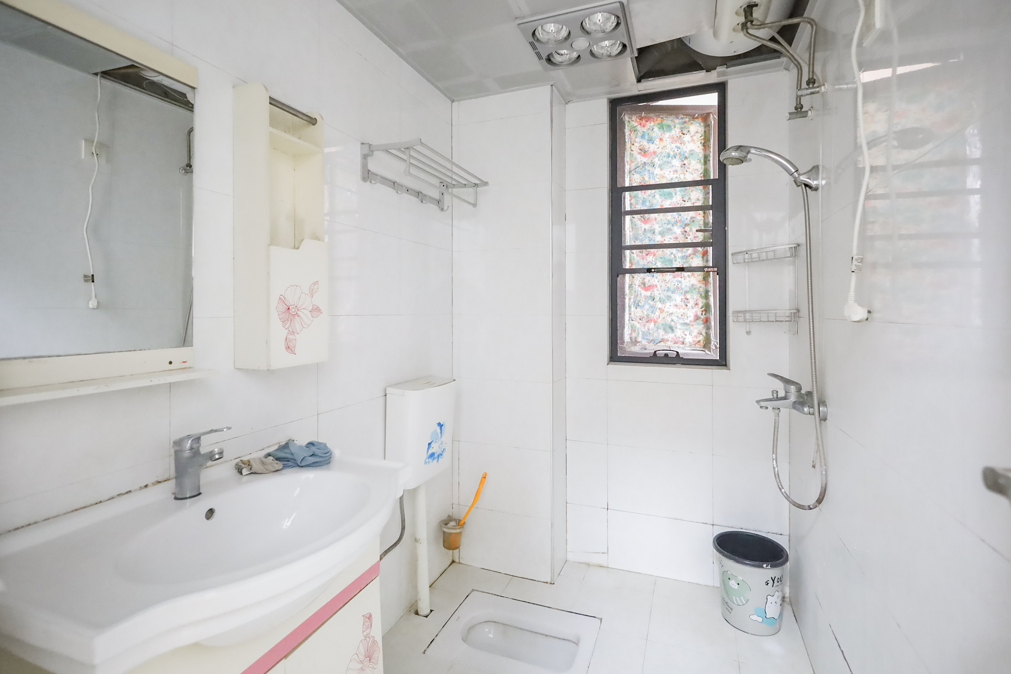 旭辉藏郡(藏郡、旭湘华府) 3室2厅2卫 208.0万 旭辉藏郡(藏郡、旭湘华府) 3室2厅2卫 208.0万卫生间