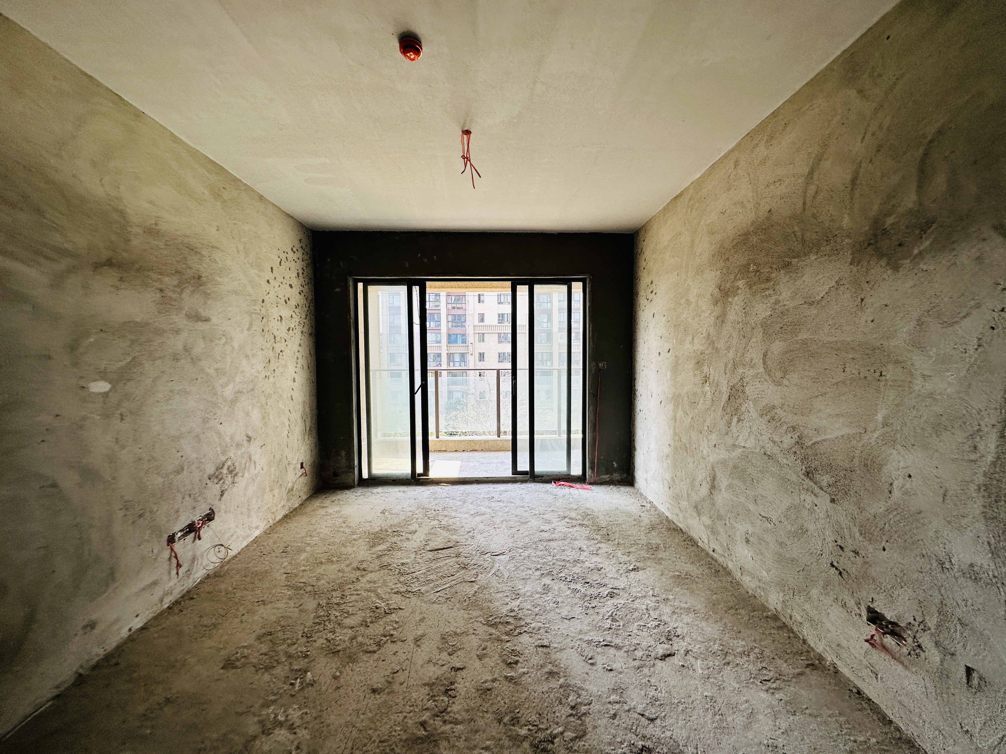 恩祥新城 5室2厅2卫 155.6万 恩祥新城 5室2厅2卫 155.6万客厅