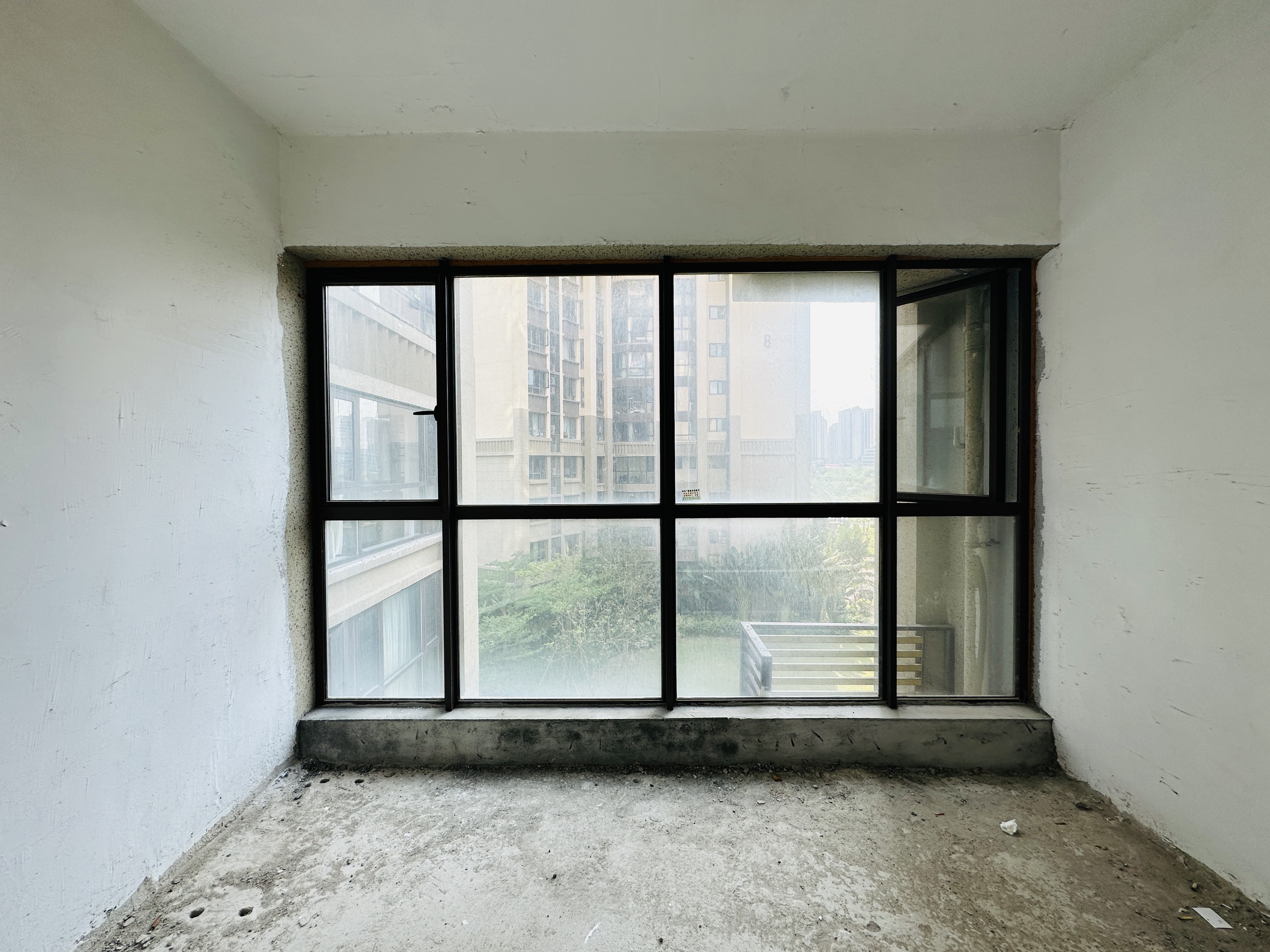 恩祥新城 5室2厅2卫 155.6万 恩祥新城 5室2厅2卫 155.6万卧室