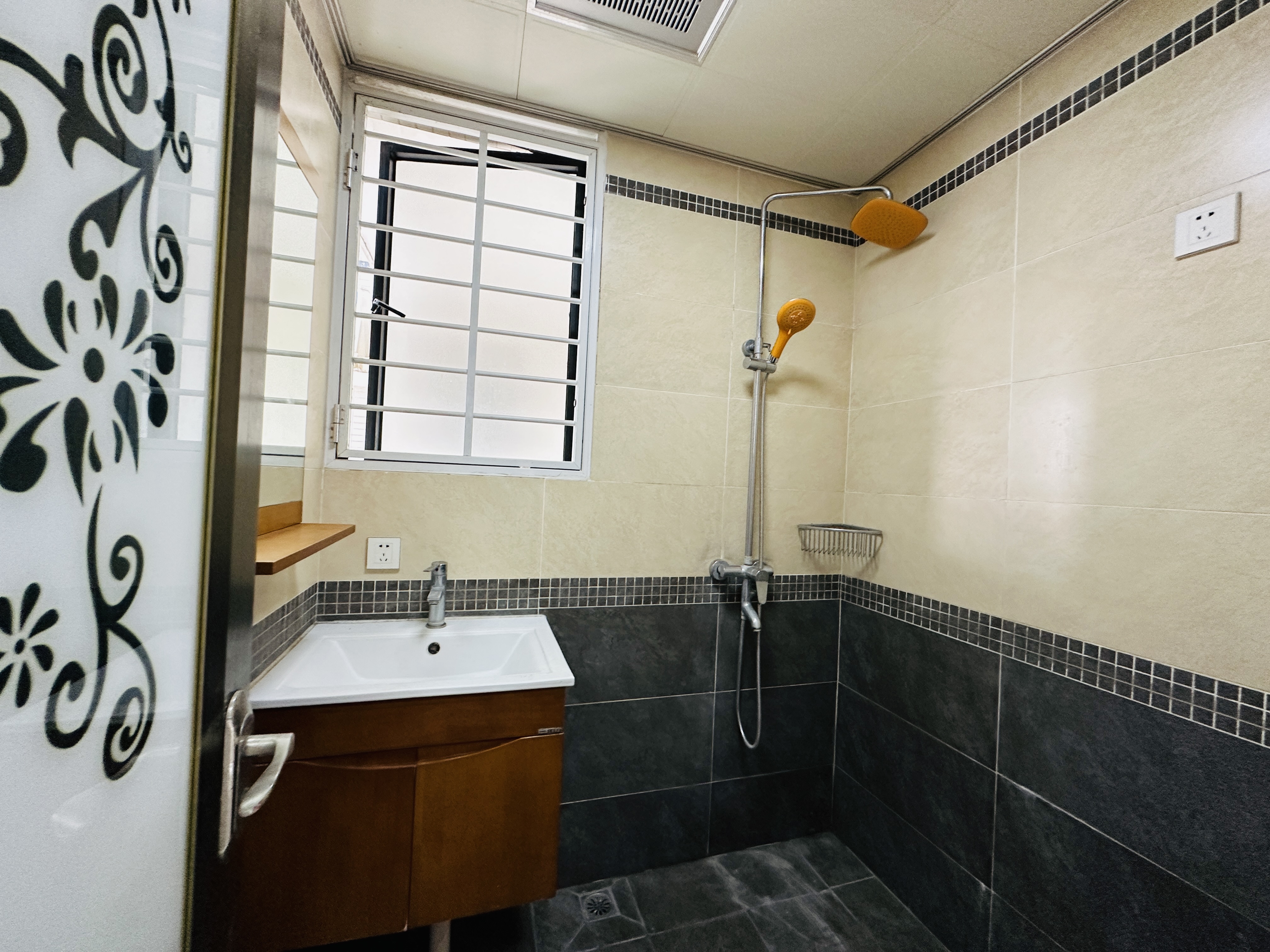 海南金地自在城 3室2厅2卫 152.0万 海南金地自在城 3室2厅2卫 152.0万卫生间