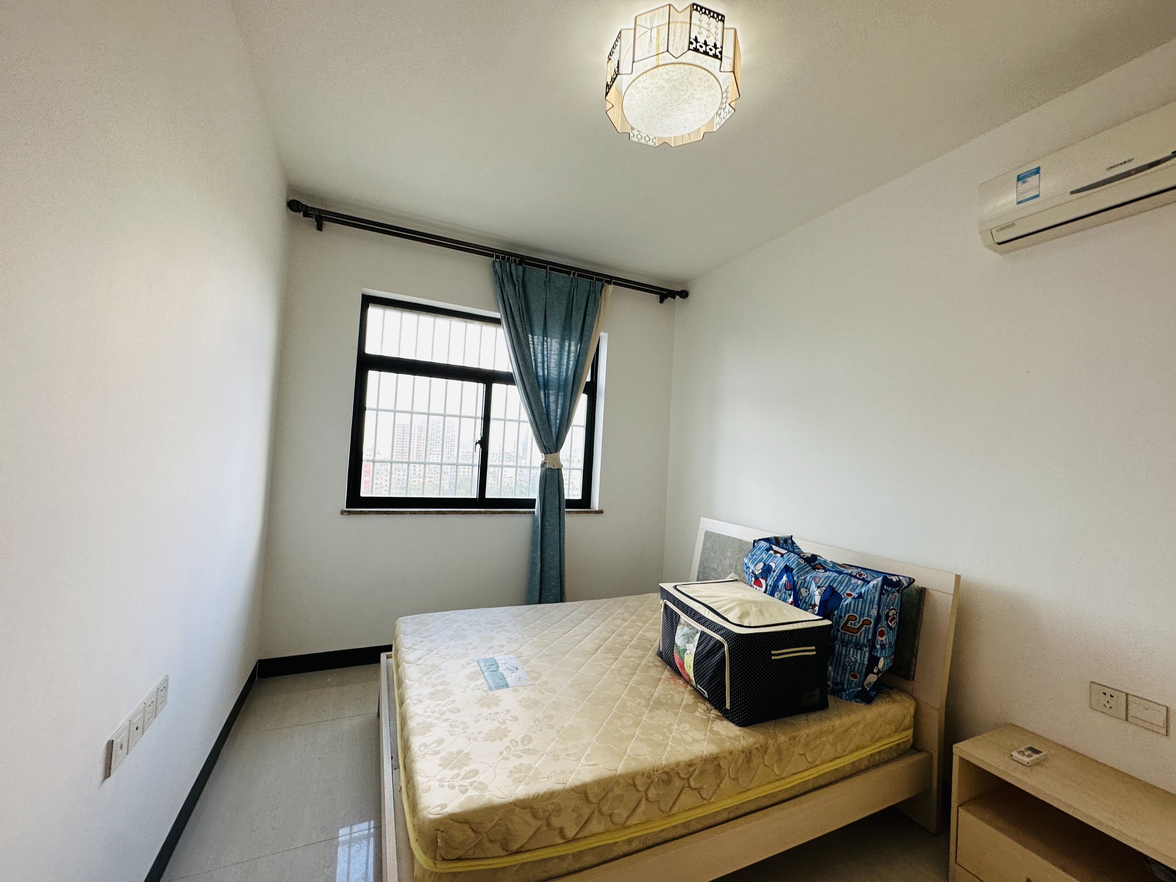 海南金地自在城 3室2厅2卫 152.0万 海南金地自在城 3室2厅2卫 152.0万卧室