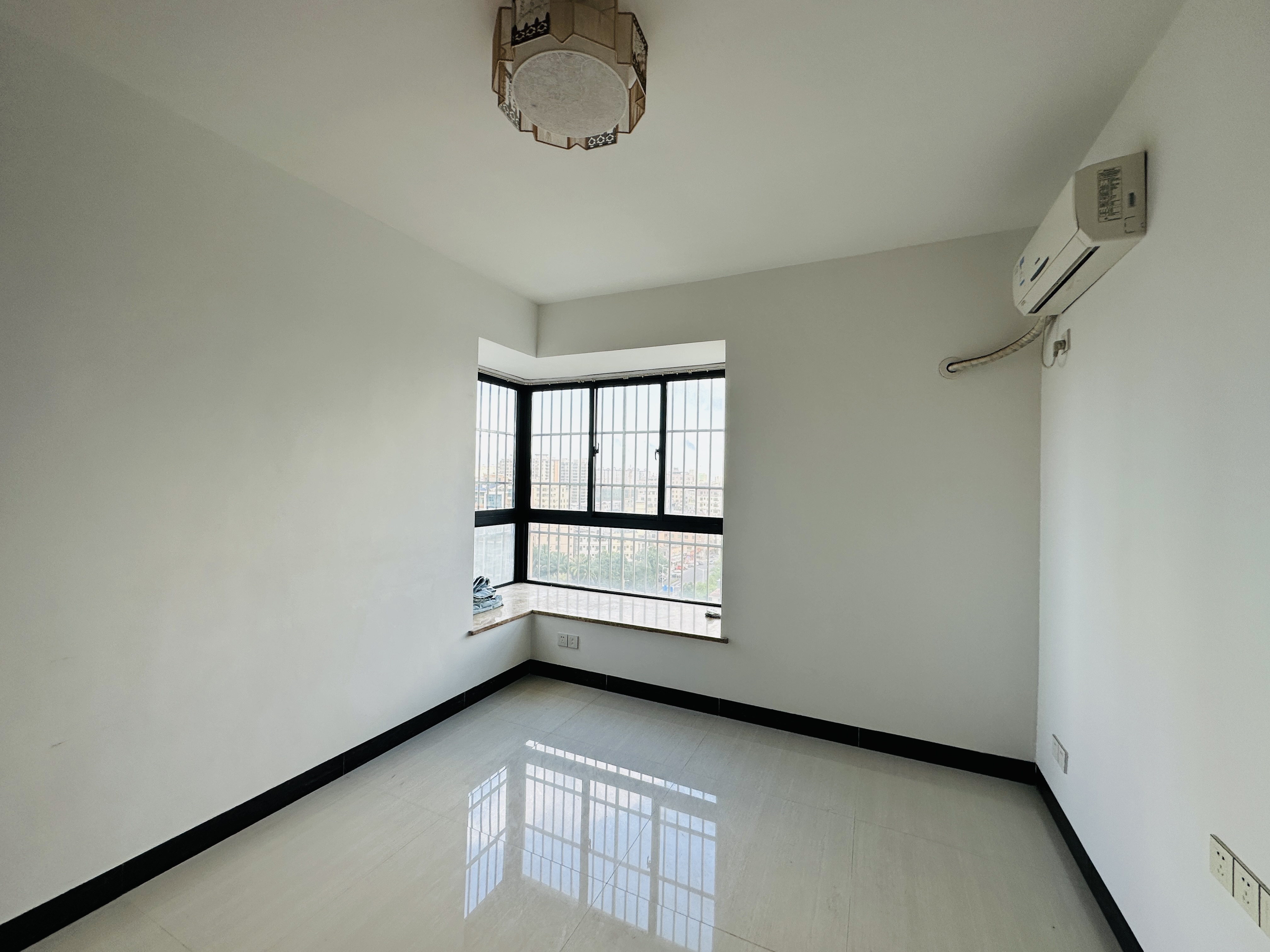 海南金地自在城 3室2厅2卫 152.0万 海南金地自在城 3室2厅2卫 152.0万卧室