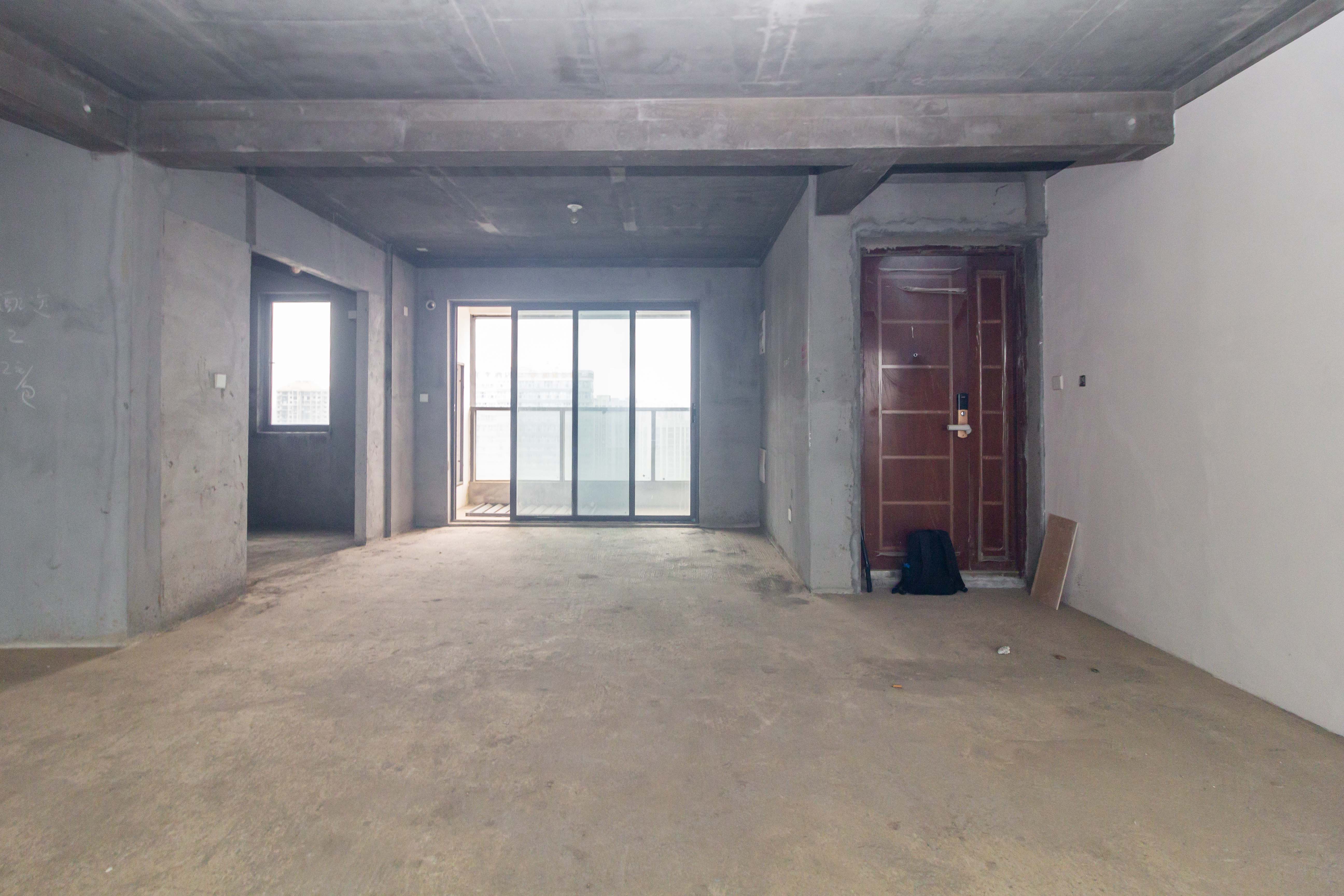 中交中央公园D5区 5室2厅2卫 215.0万 中交中央公园D5区 5室2厅2卫 215.0万客厅